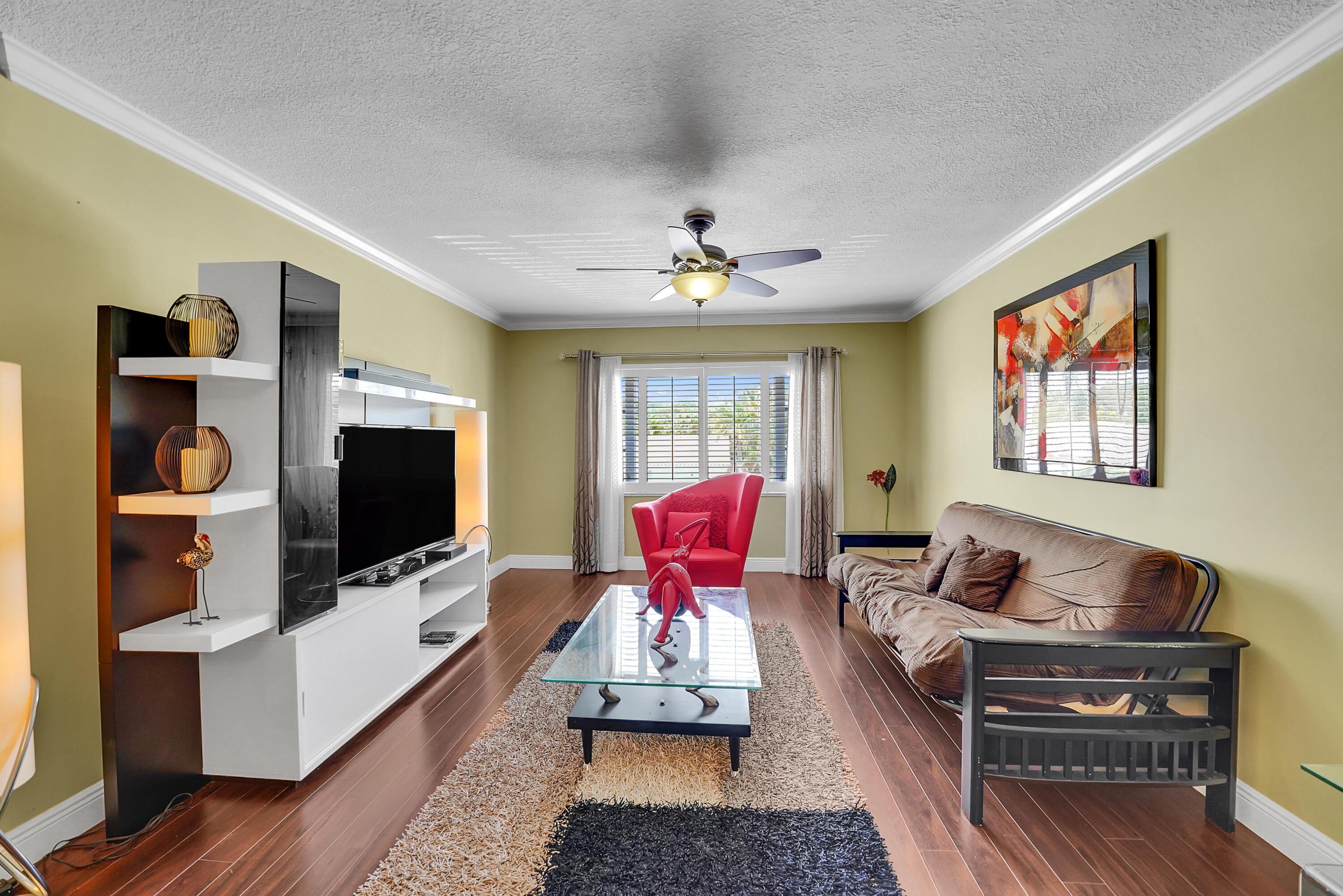 2230 NE 56th Place 223, Fort Lauderdale, FL 33308, Fort Lauderdale - Photo 4
