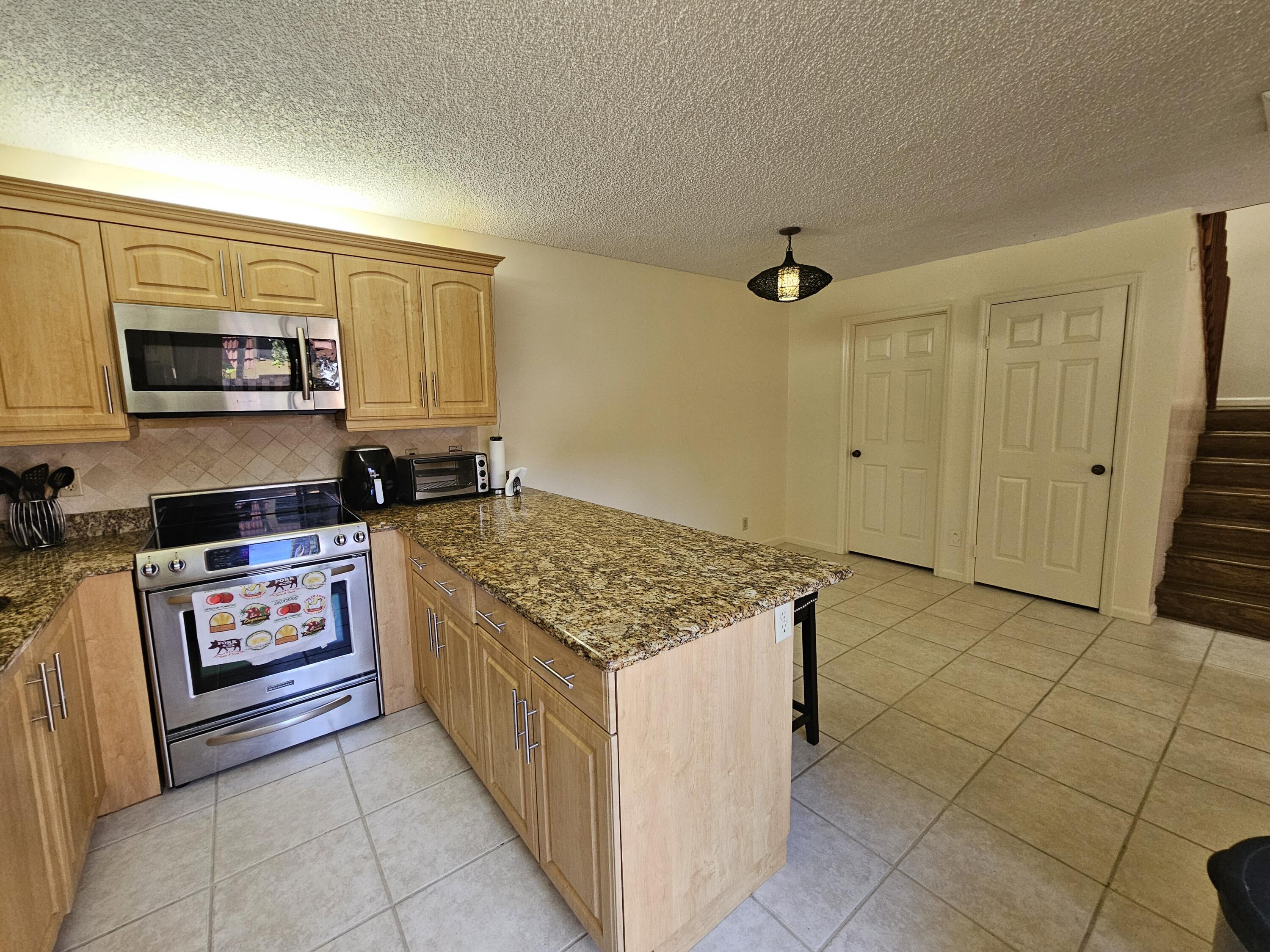 9982 NW 6th Court, Plantation, FL 33324, Plantation - Photo 4