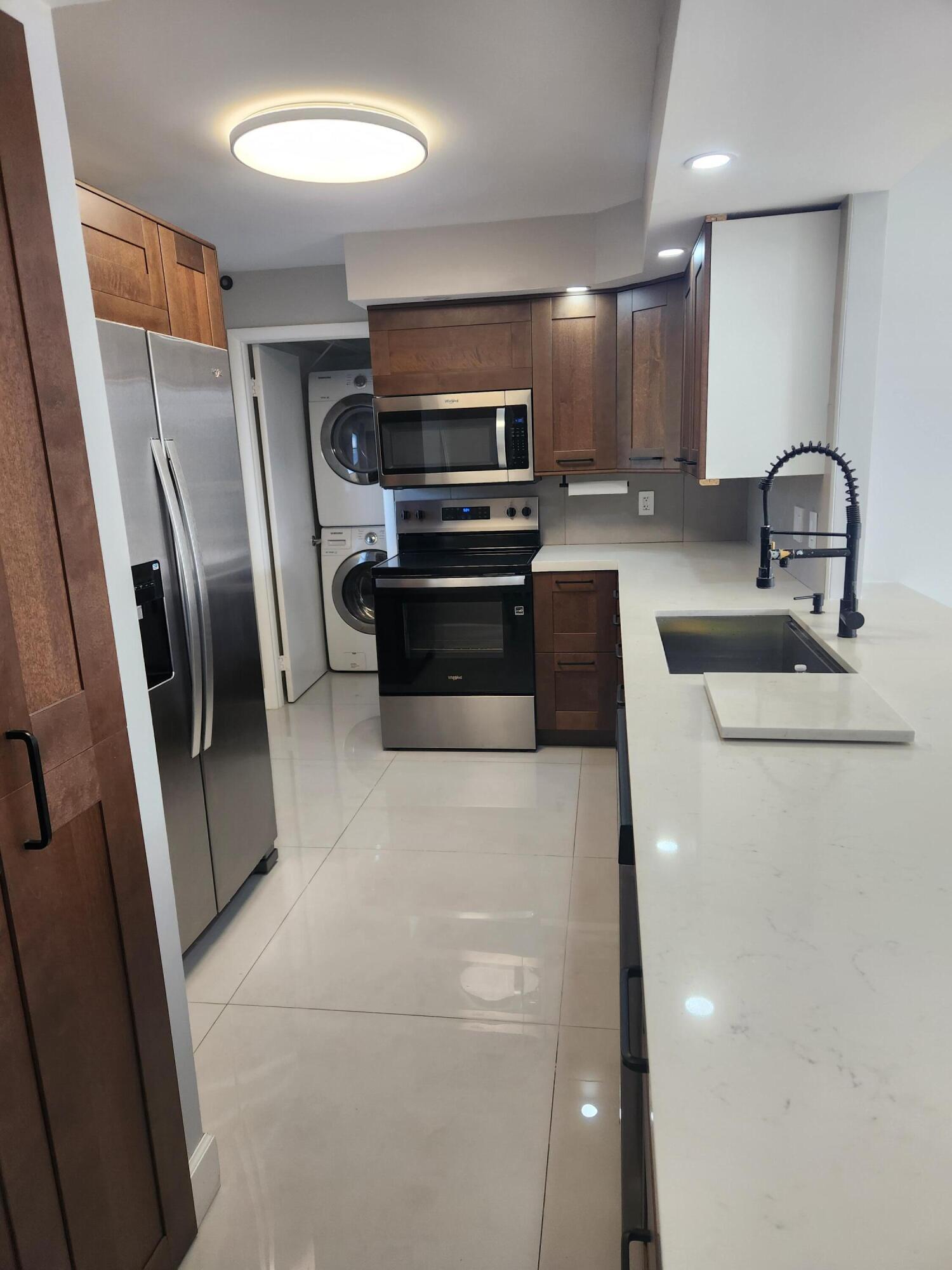 5301 NW 2nd Avenue Apt 307, Boca Raton, FL 33487, Boca Raton - Photo 4