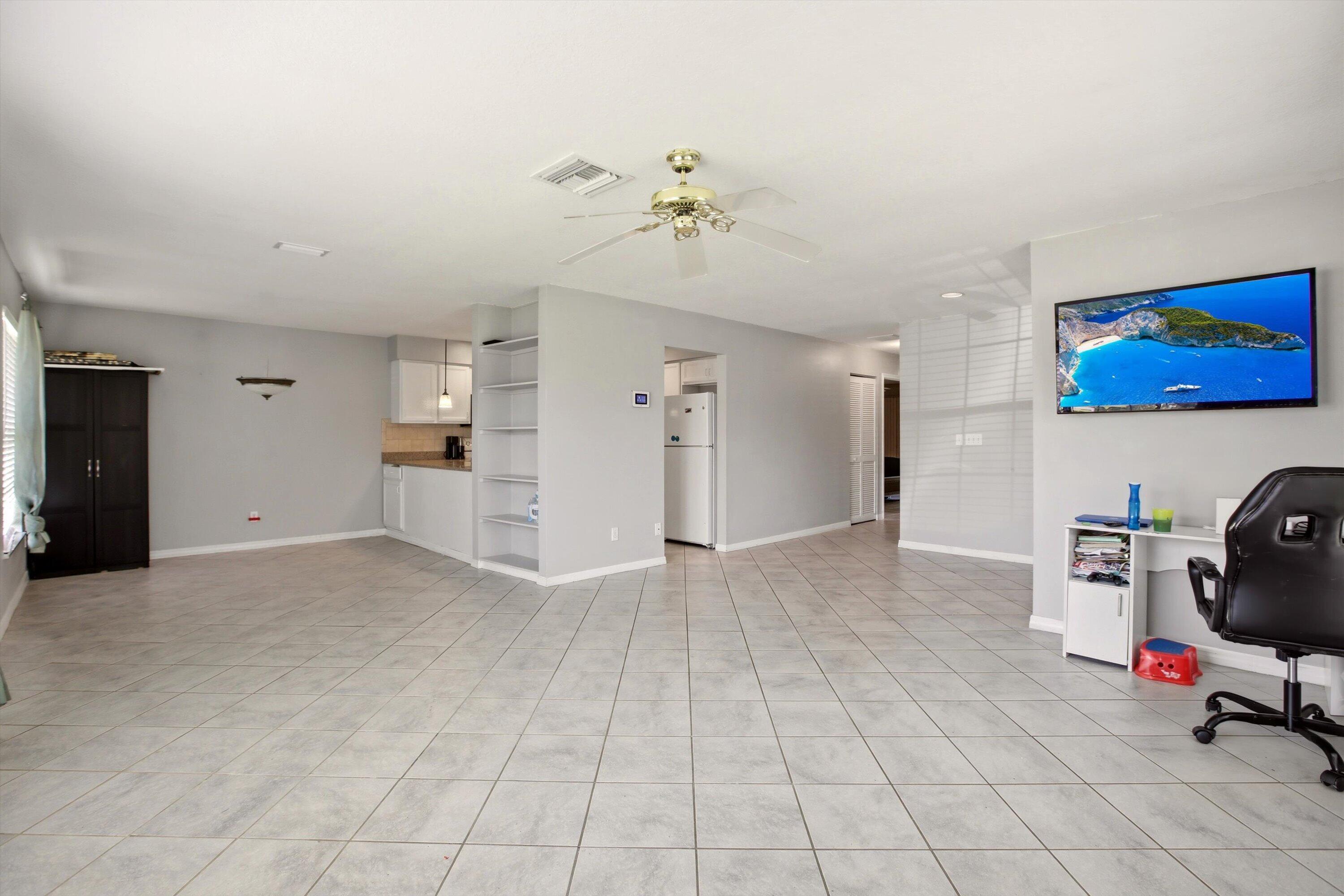 1607 Laurel Leaf Lane B, Fort Pierce, FL 34950, Fort Pierce - Photo 3