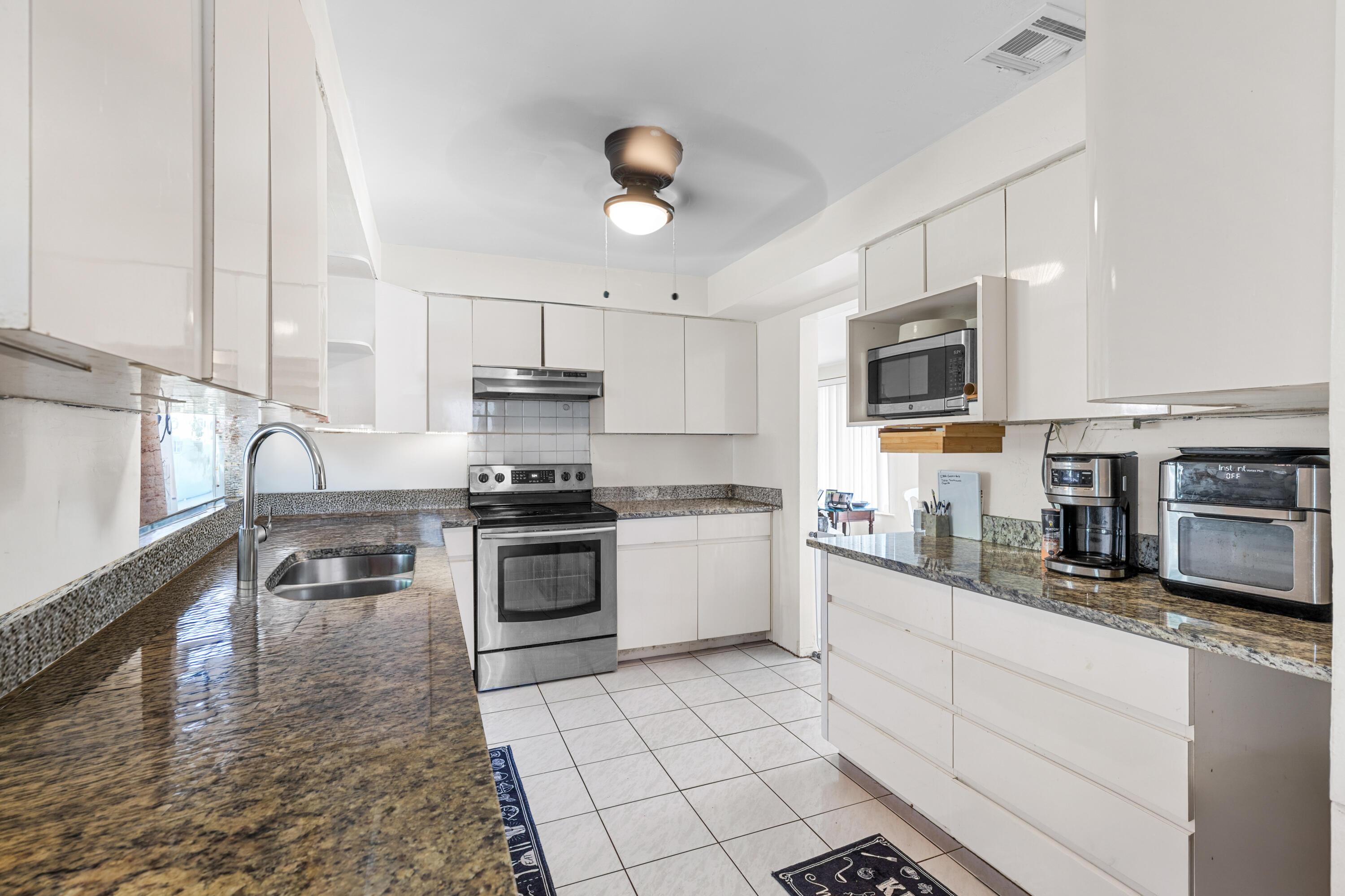 4030 NE 16th Terrace, Oakland Park, FL 33334, Oakland Park - Photo 4