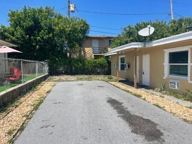 725 21st Street 2, West Palm Beach, FL 33407, West Palm Beach
