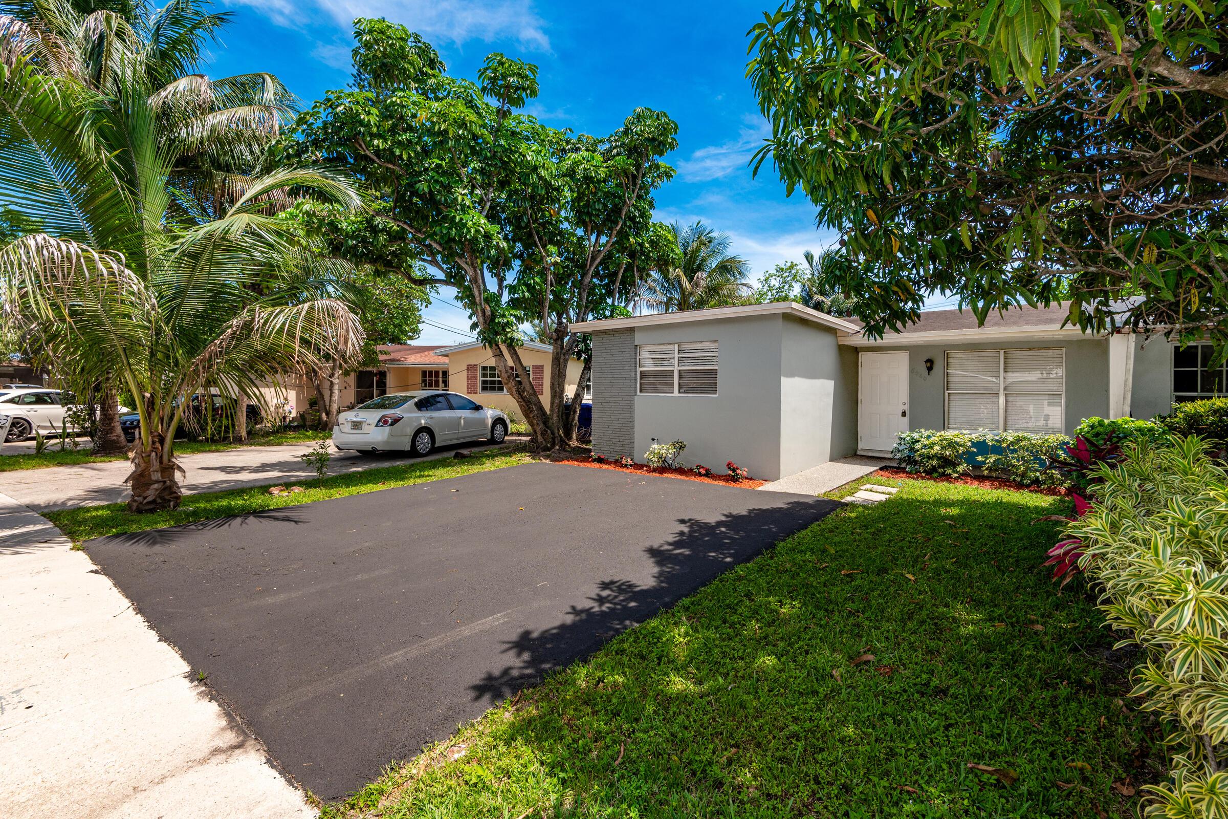 6560 SW 20th Street, North Lauderdale, FL 33068, North Lauderdale - Photo 2