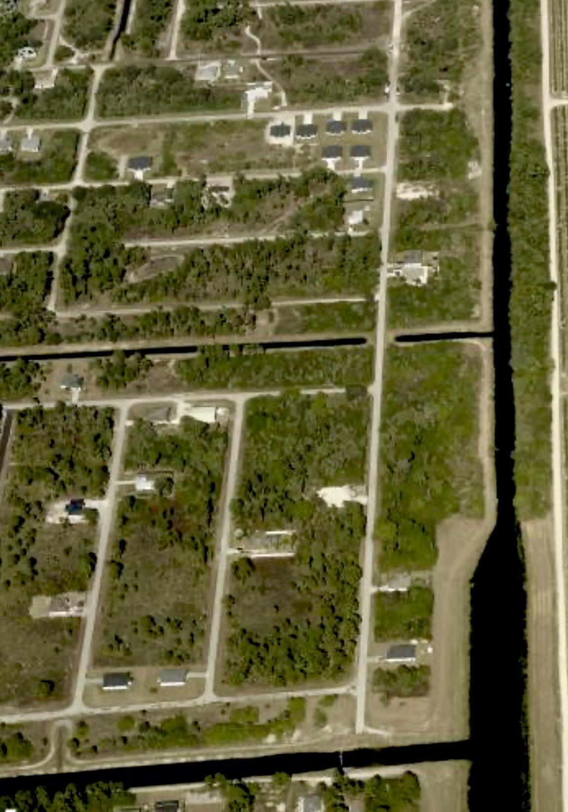 636 Naples Avenue S, Lehigh Acres, FL 33974, Lehigh Acres - Photo 2