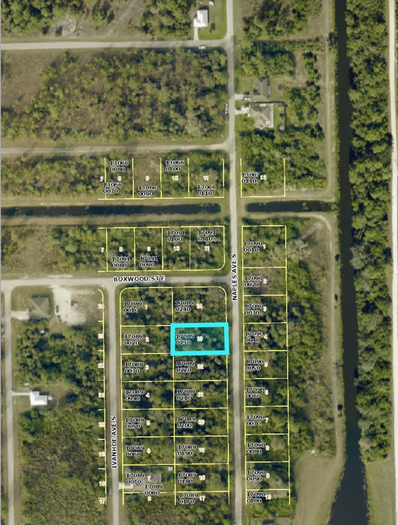 636 Naples Avenue S, Lehigh Acres, FL 33974, Lehigh Acres - Photo 3