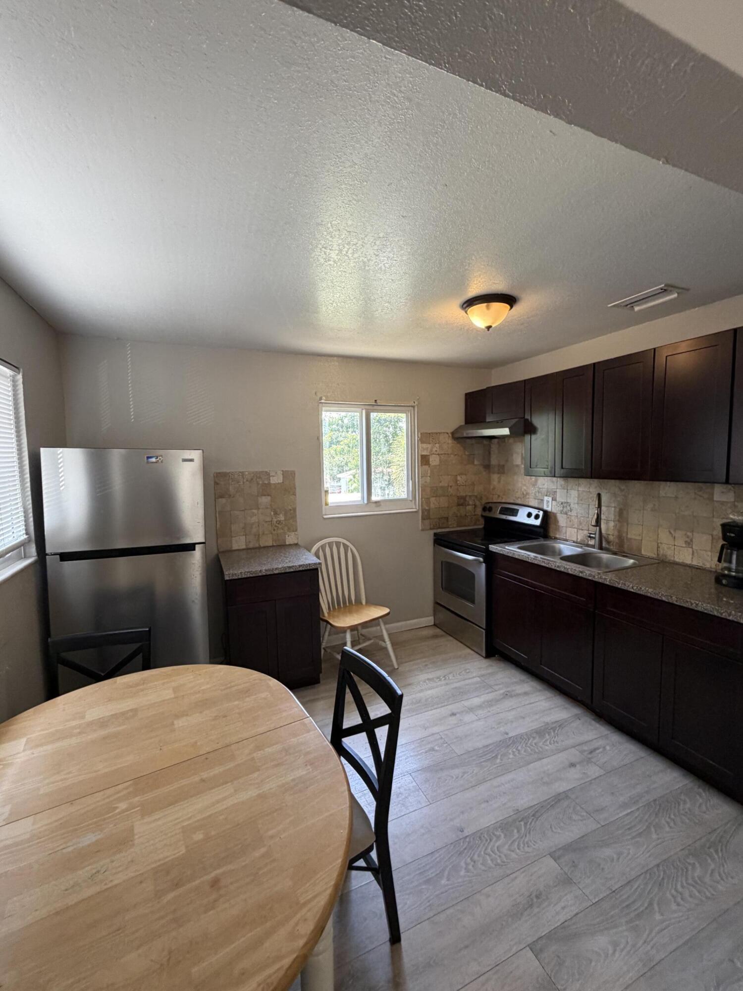 716 22nd Street B, West Palm Beach, FL 33407, West Palm Beach - Photo 2