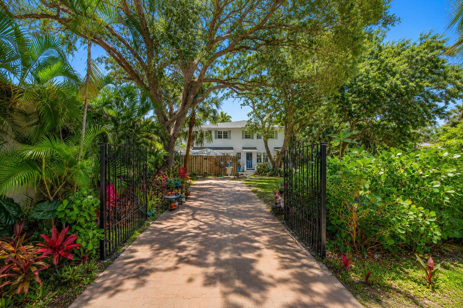 706 N Palmway A, Lake Worth Beach, FL 33460, Lake Worth Beach - Photo 2