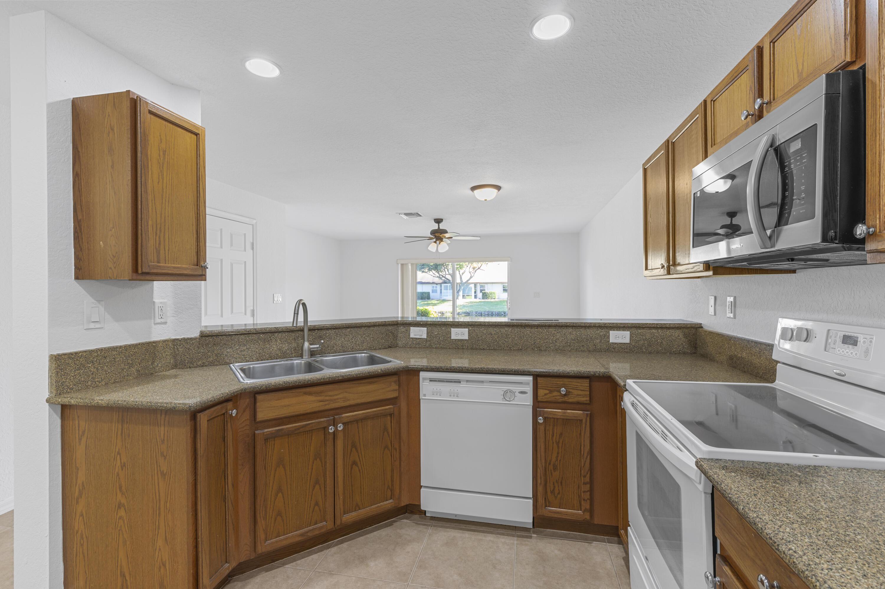 9107 Chambers Street 9107, Tamarac, FL 33321, Tamarac - Photo 4