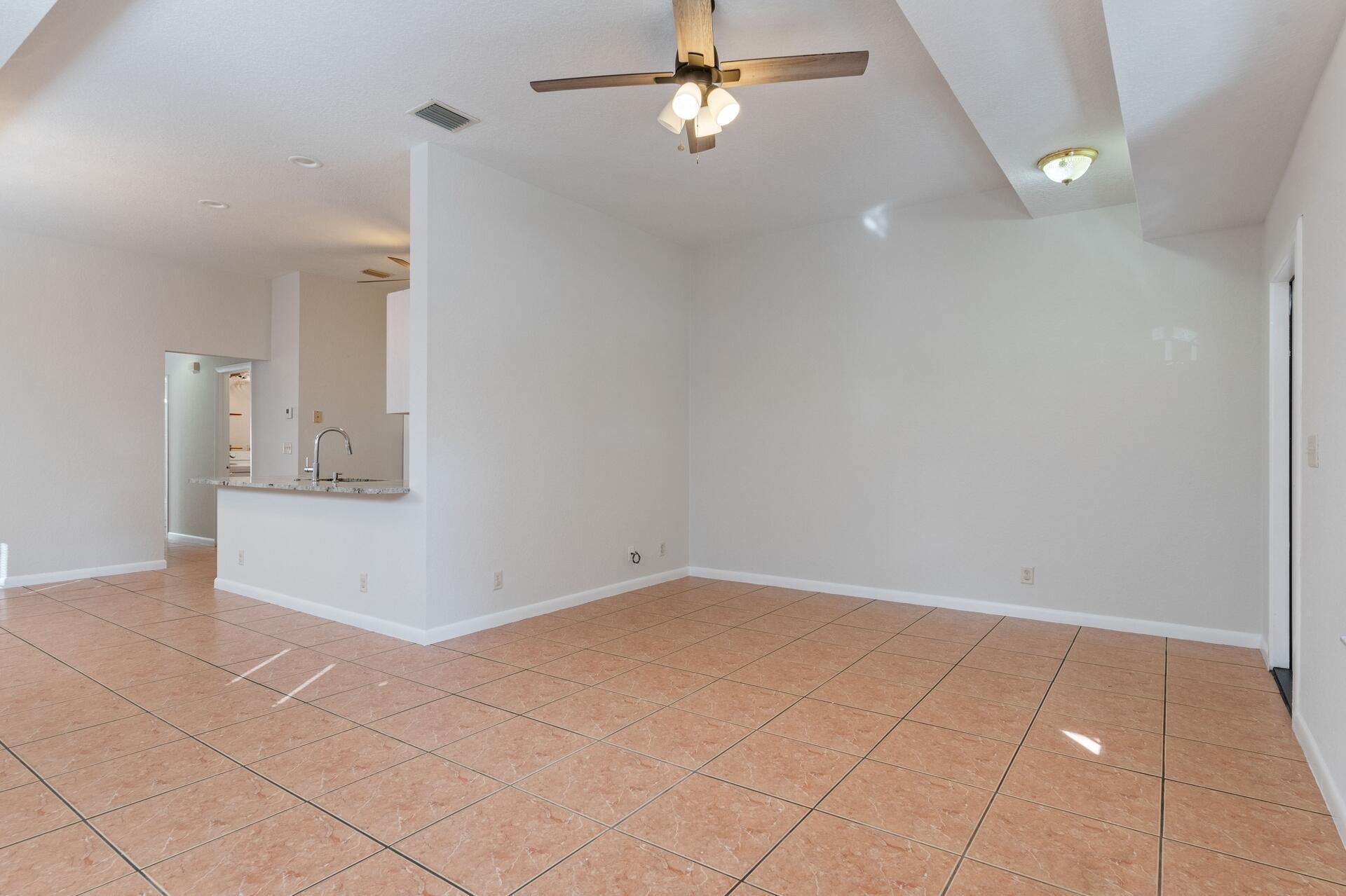 623 N L Street 1 (left Side), Lake Worth Beach, FL 33460, Lake Worth Beach - Photo 2