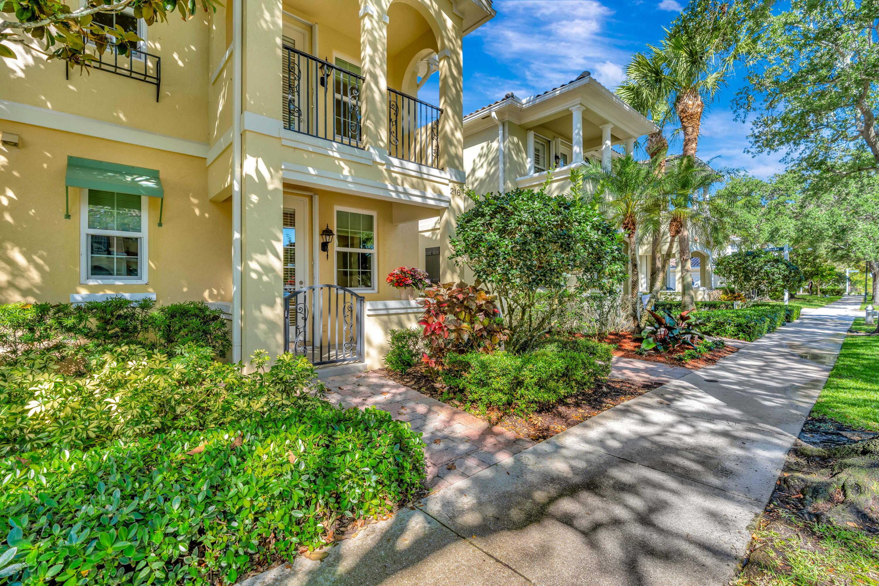 216 Barcelona Drive, Jupiter, FL 33458, Jupiter - Photo 2