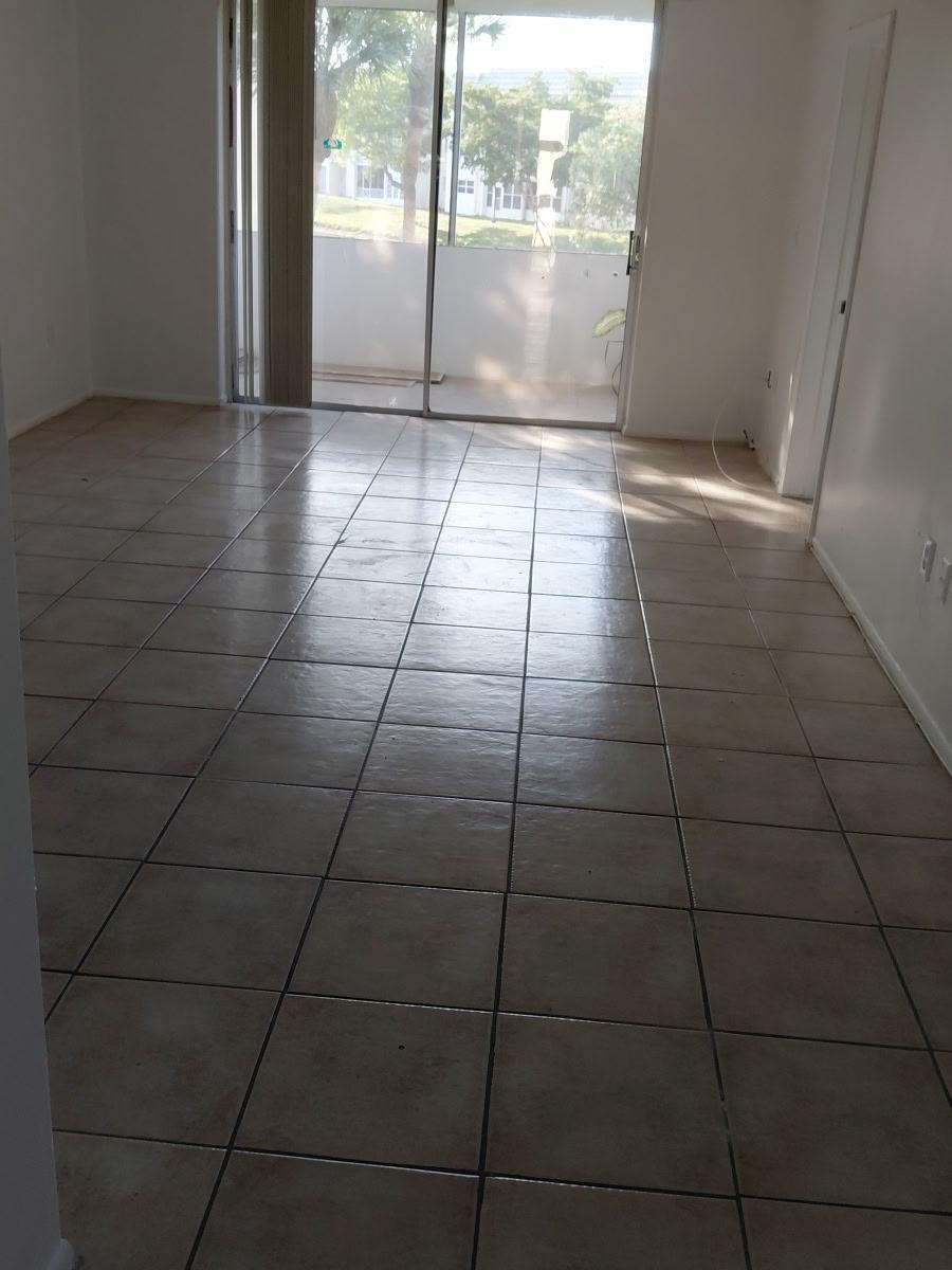 8460 Sunrise Lakes Boulevard 202, Sunrise, FL 33322, Sunrise - Photo 4