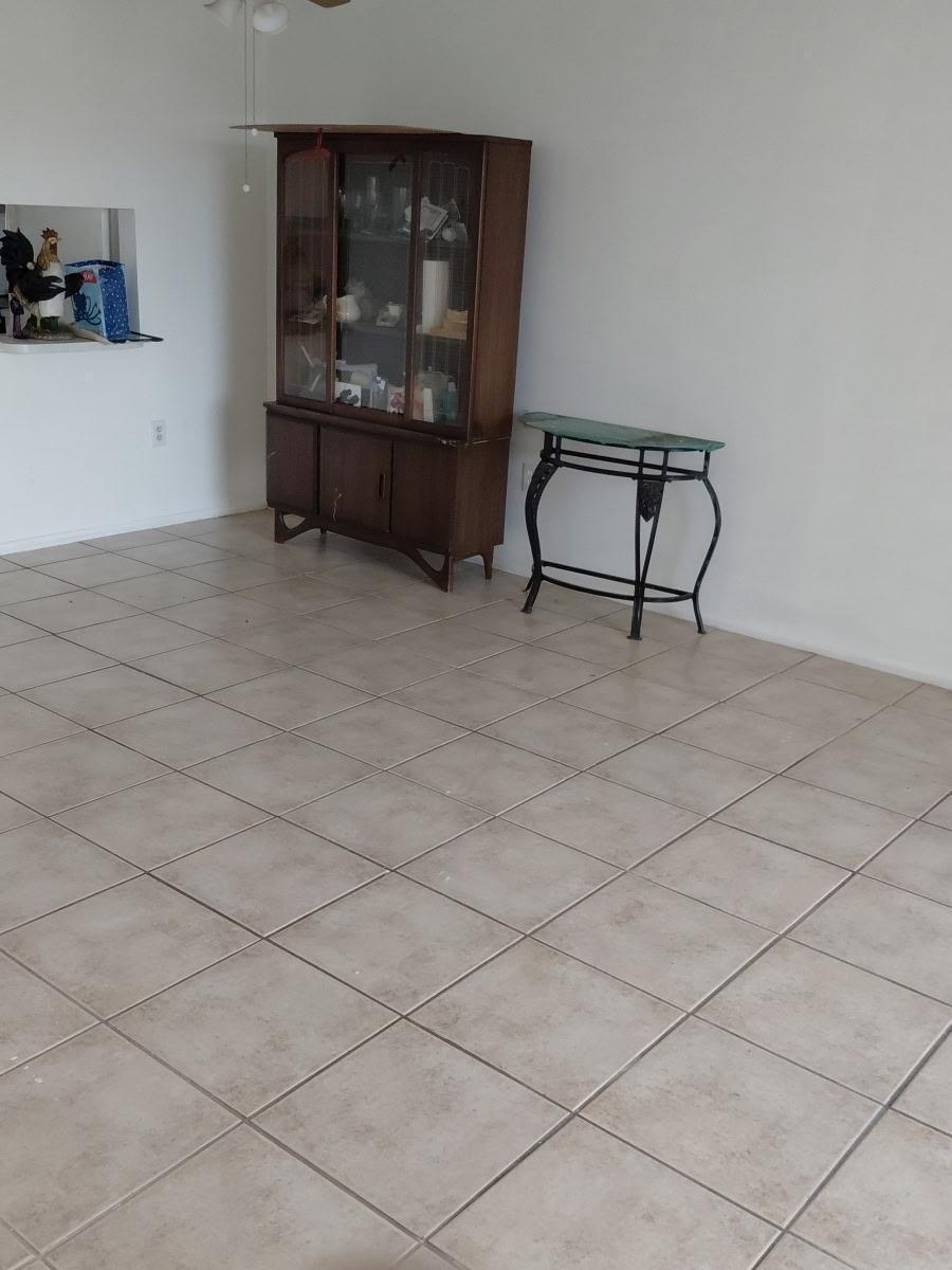 8460 Sunrise Lakes Boulevard 202, Sunrise, FL 33322, Sunrise - Photo 3