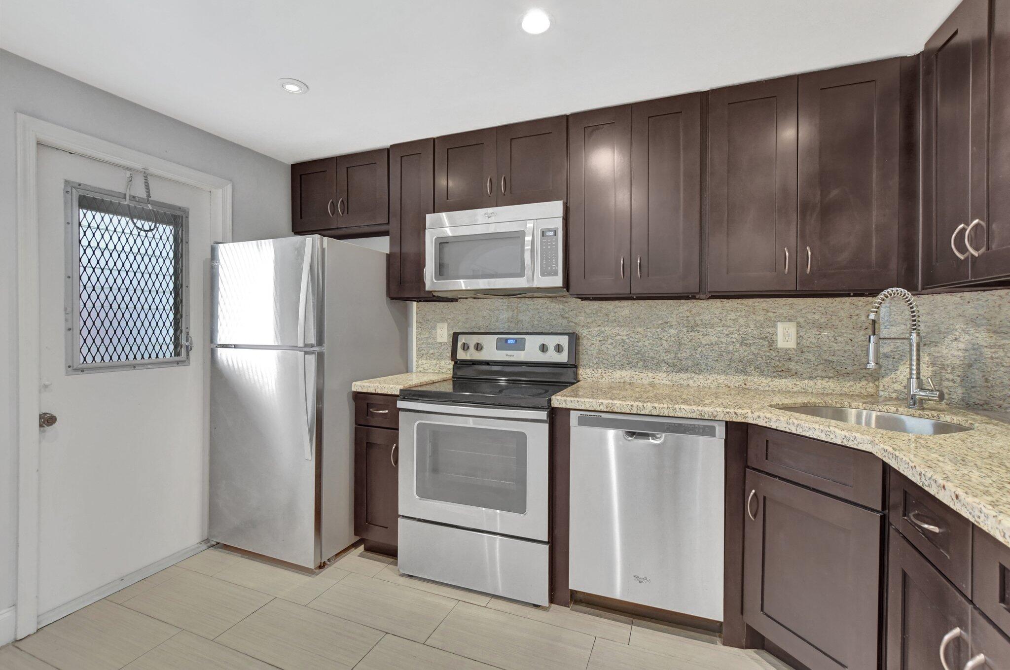 800 E Camino 4110, Boca Raton, FL 33432, Boca Raton - Photo 3