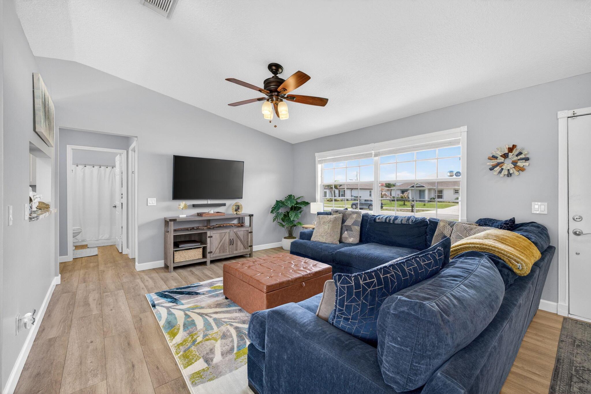 1031 SW Idol Avenue, Port St. Lucie, FL 34953, Port St. Lucie - Photo 4