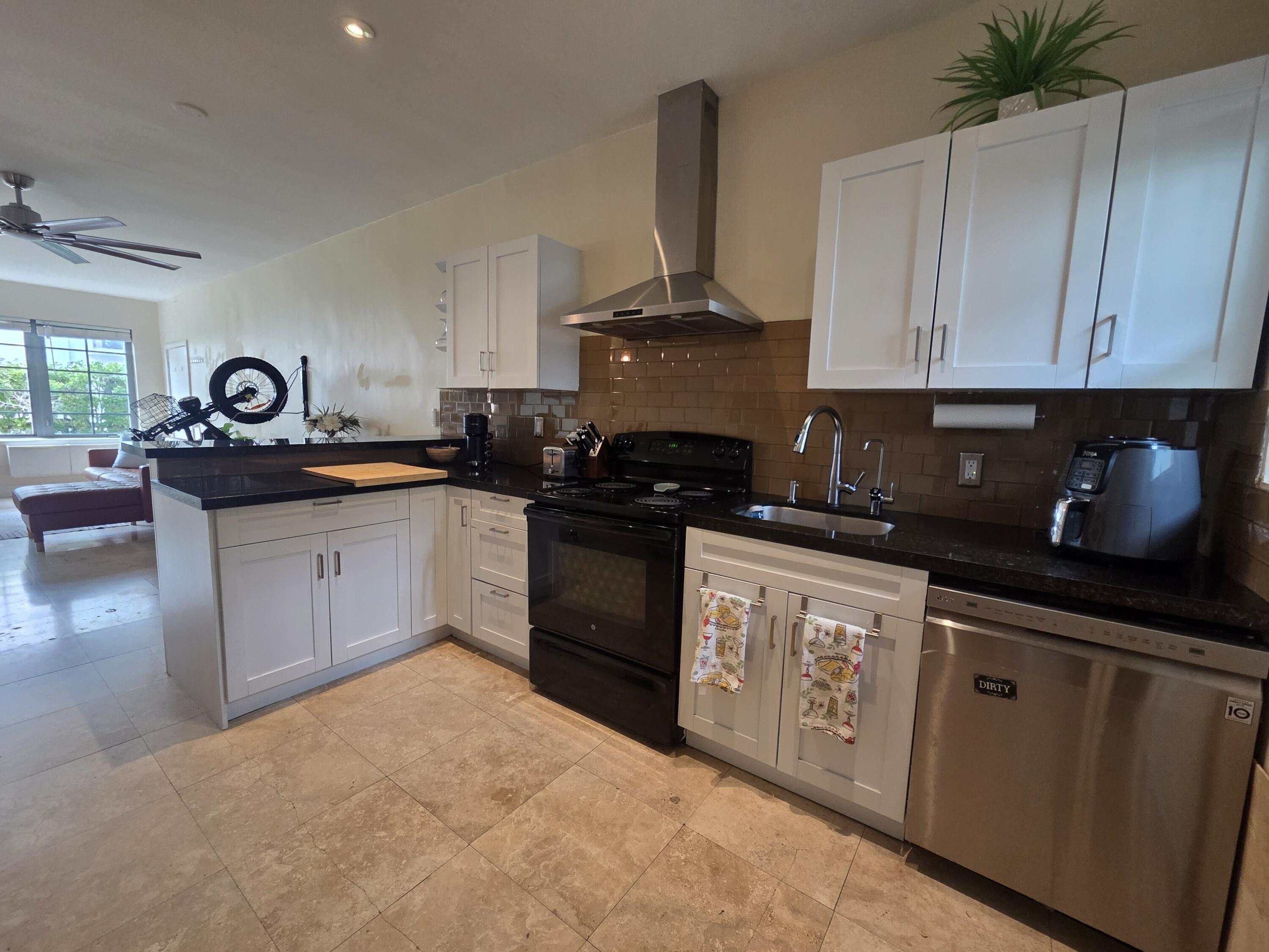 1045 Lenox Avenue 6, Miami Beach, FL 33139, Miami Beach - Photo 5