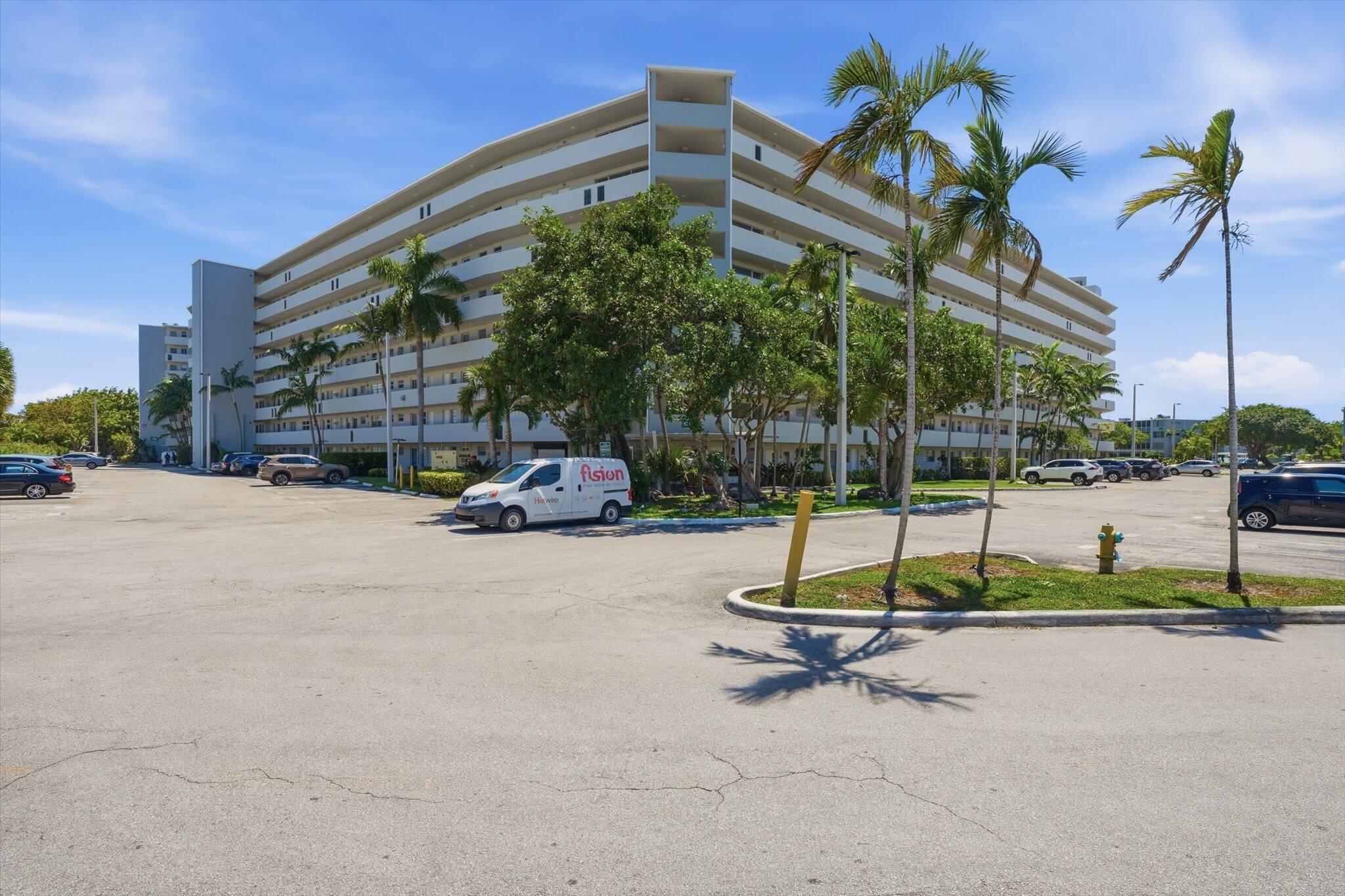 1750 NE 191st Street 811, North Miami Beach, FL 33179, North Miami Beach - Photo 3