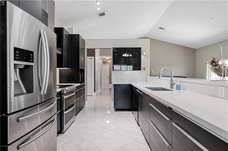 7200 SW 20th Street, Plantation, FL 33317, Plantation - Photo 4