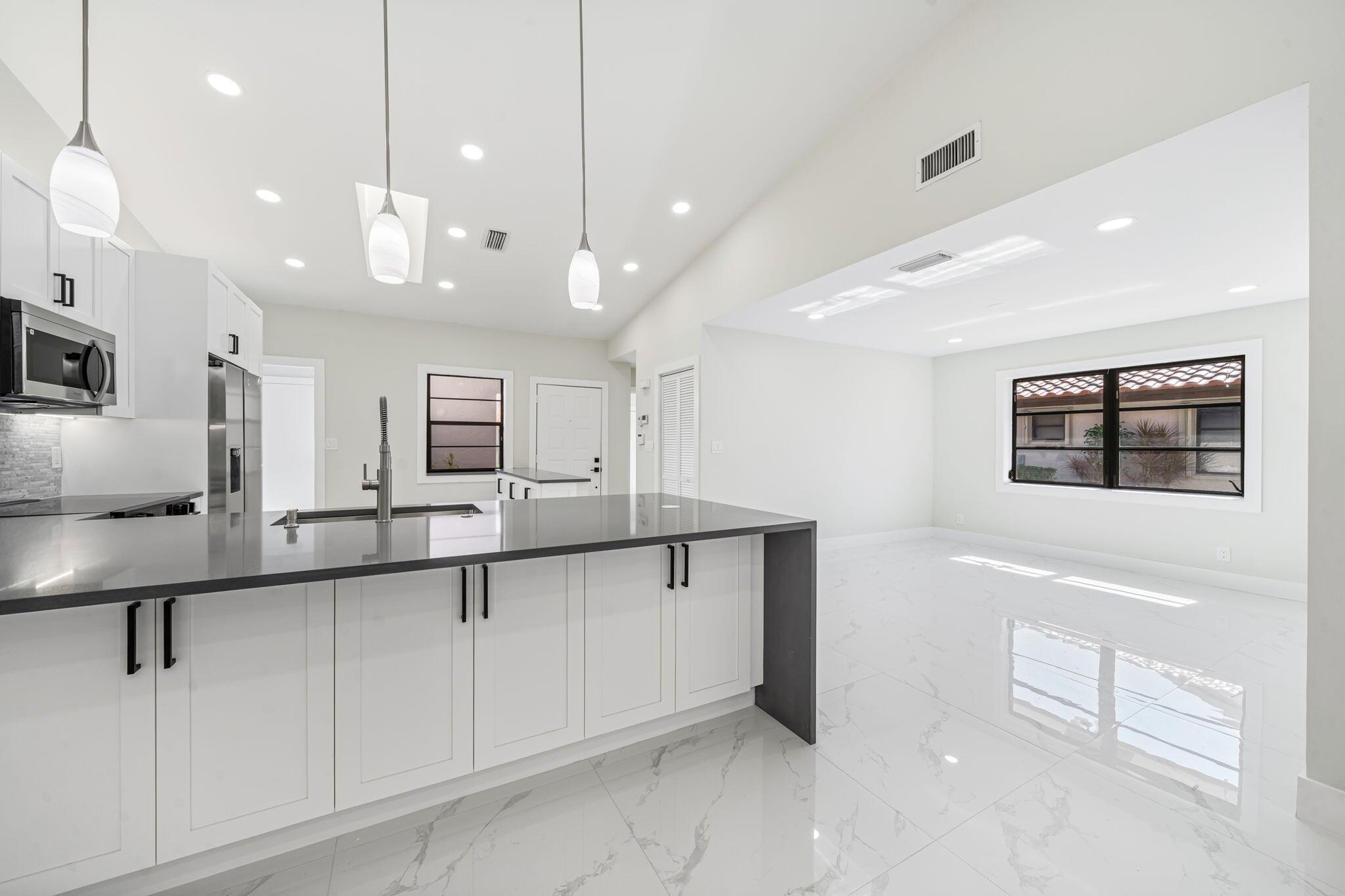 6371 Kings Gate Circle, Delray Beach, FL 33484, Delray Beach - Photo 3