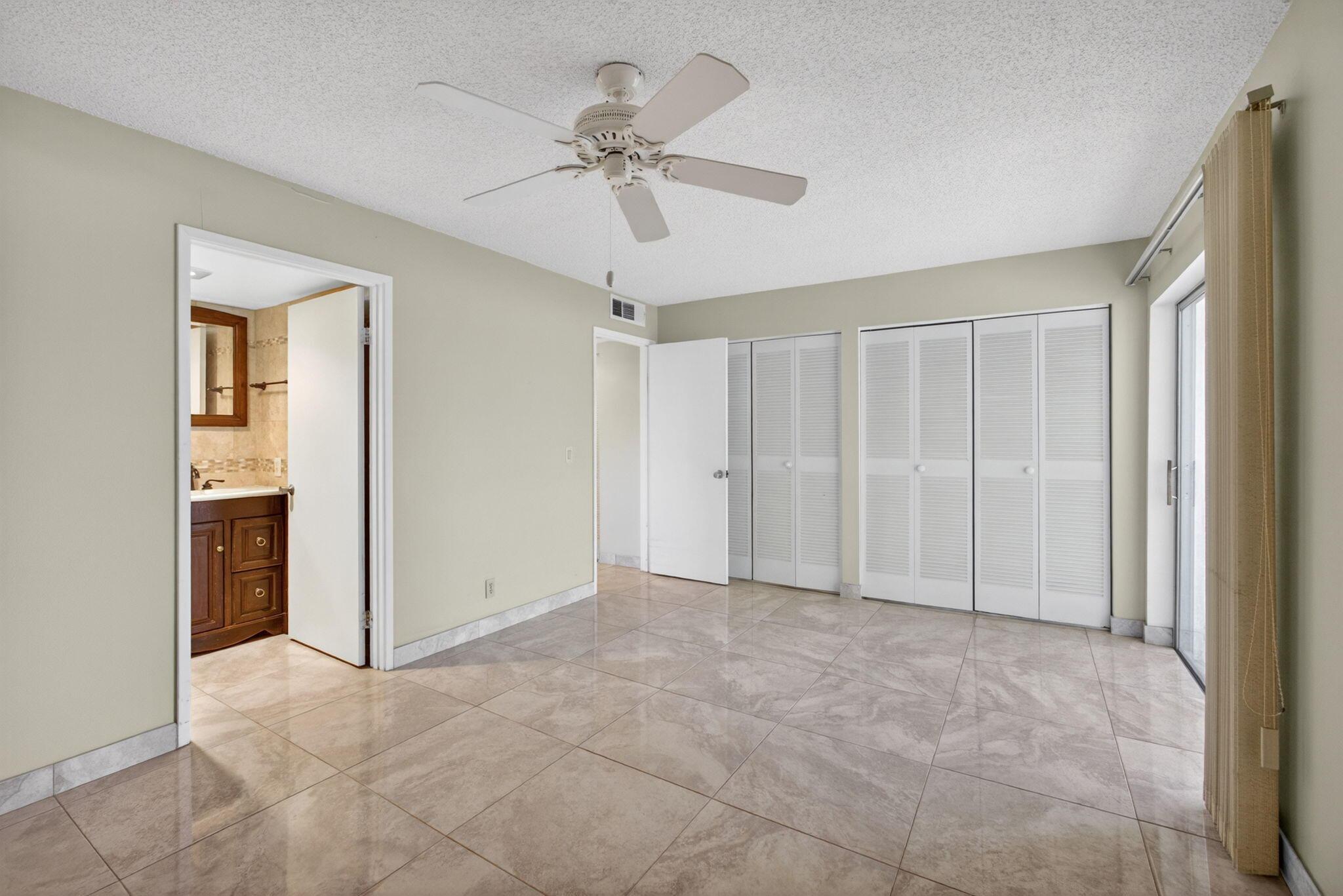 300 S Village Green Cir Circle S 420, Palm Springs, FL 33461, Palm Springs - Photo 5