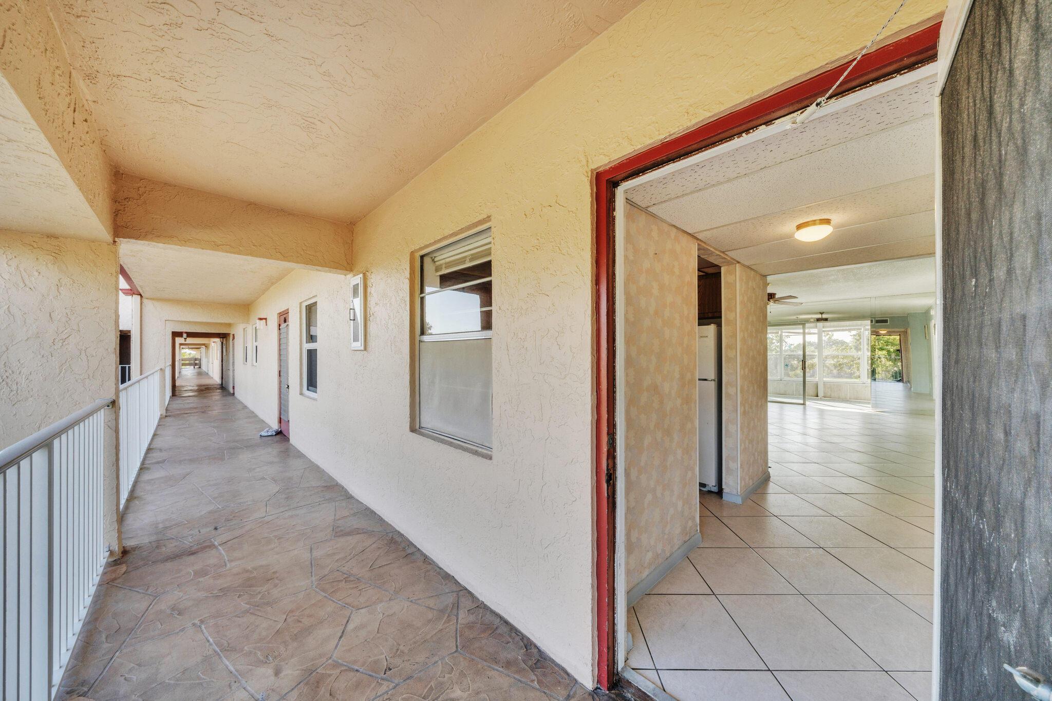 1035 Country Club Drive 407, Margate, FL 33063, Margate - Photo 5