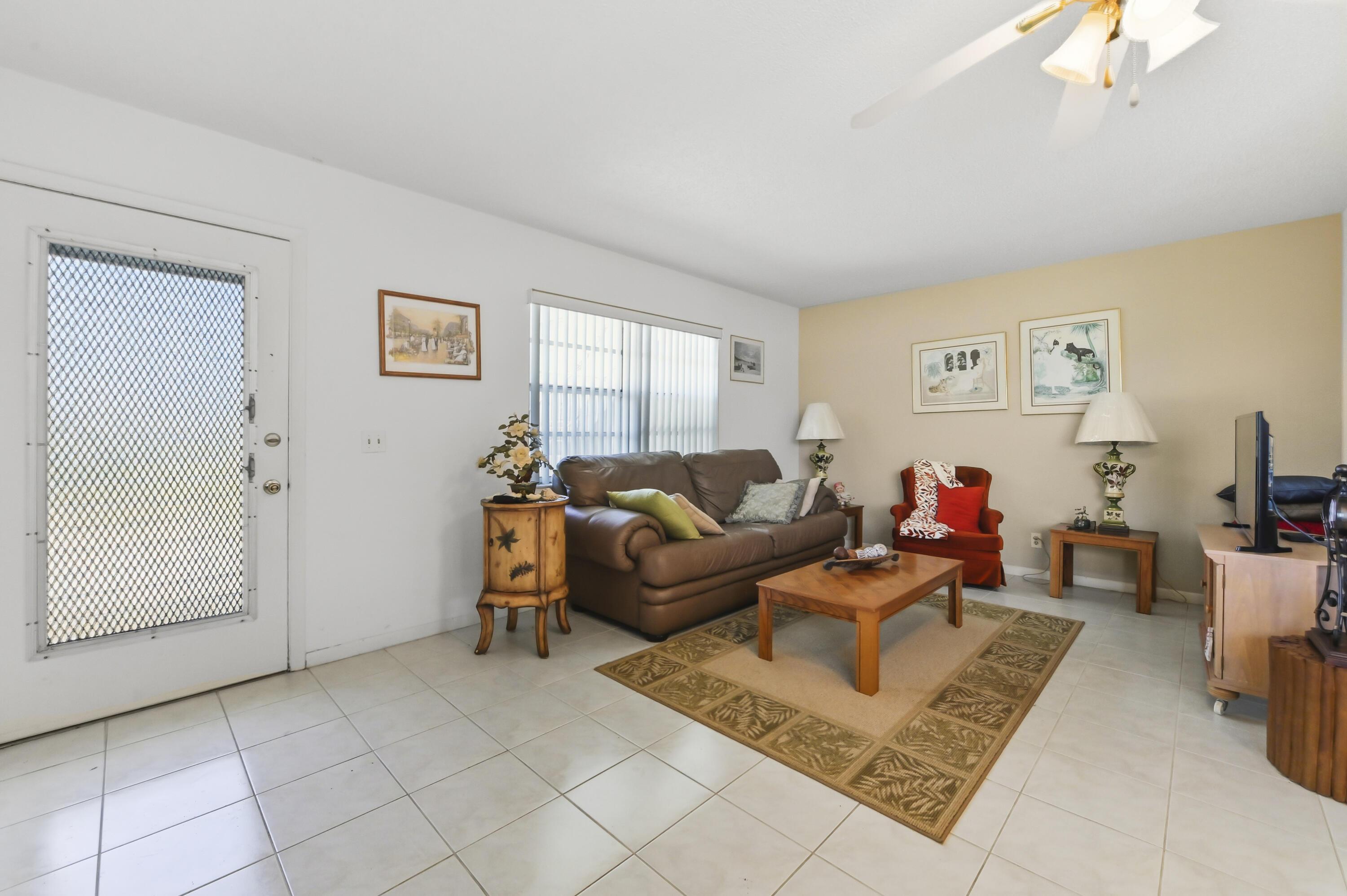 1 Burgundy A, Delray Beach, FL 33484, Delray Beach - Photo 4