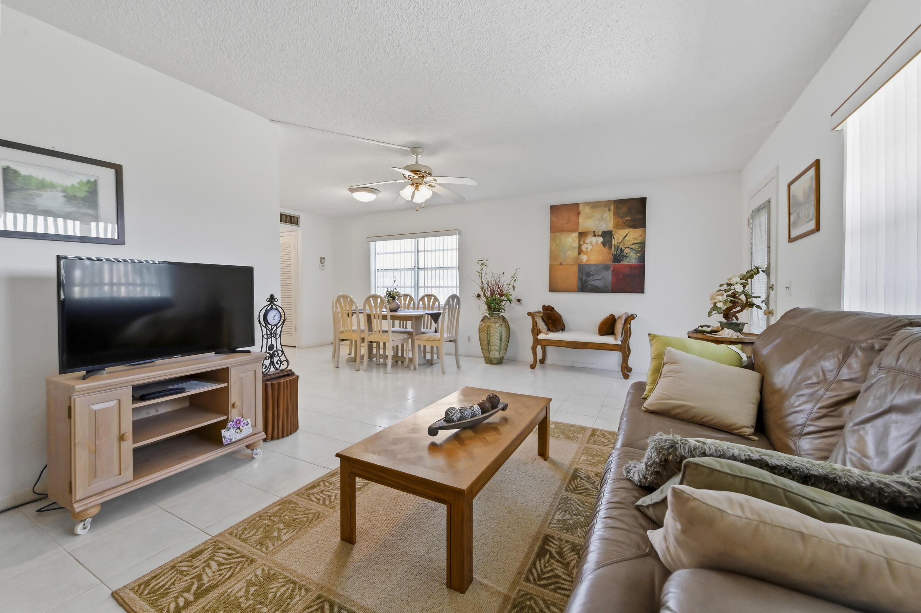 1 Burgundy A, Delray Beach, FL 33484, Delray Beach - Photo 5
