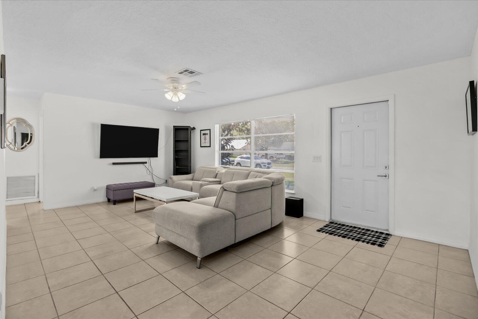 1549 SE Minorca Avenue, Port St. Lucie, FL 34952, Port St. Lucie - Photo 5