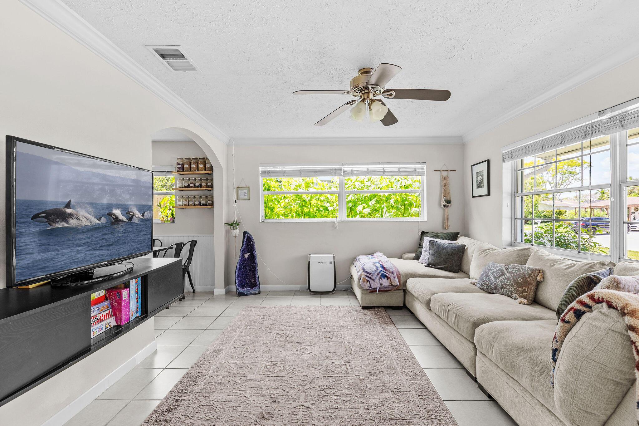 4366 Bamboo Drive, Palm Beach Gardens, FL 33410, Palm Beach Gardens - Photo 4