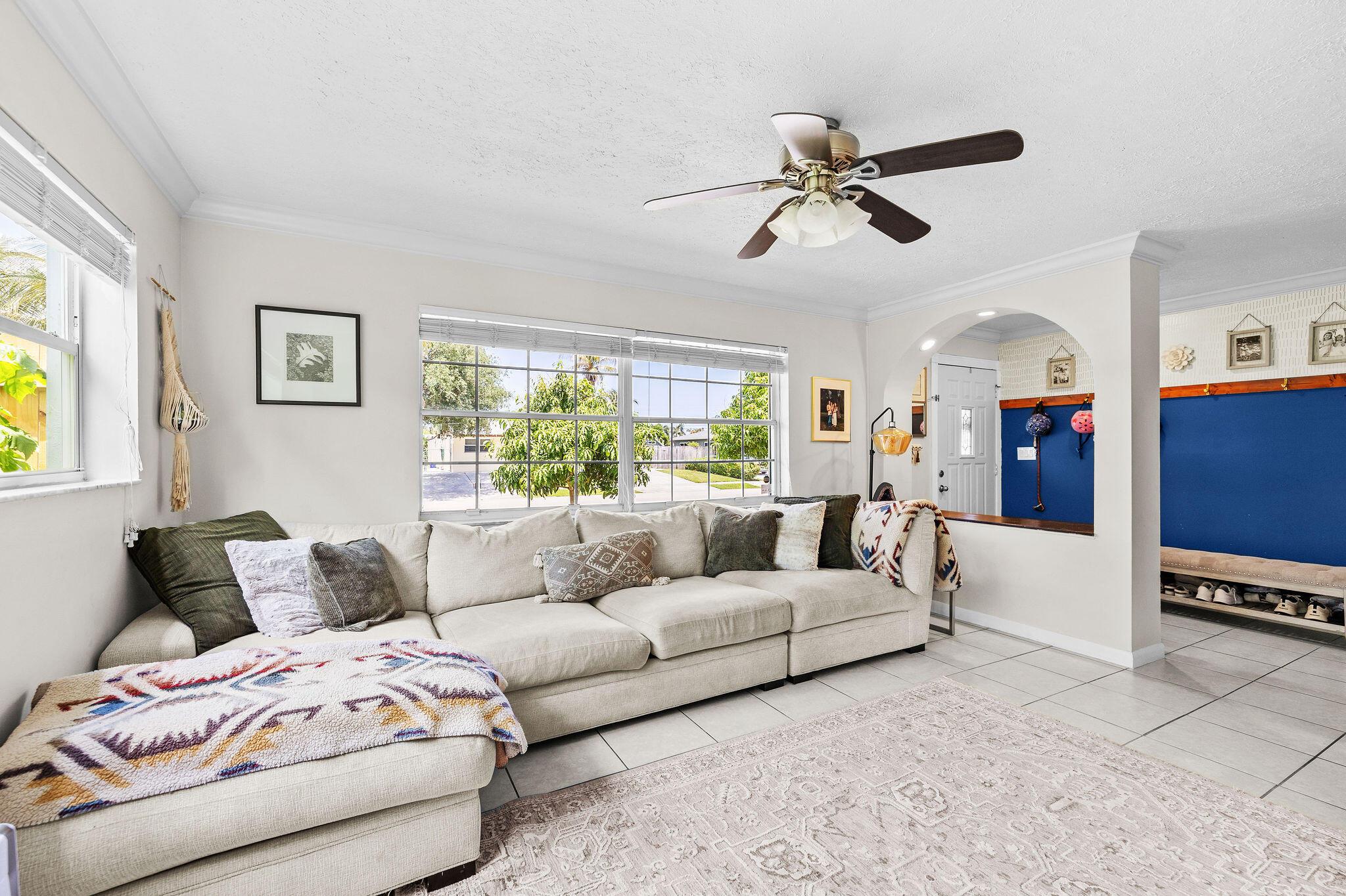 4366 Bamboo Drive, Palm Beach Gardens, FL 33410, Palm Beach Gardens - Photo 3