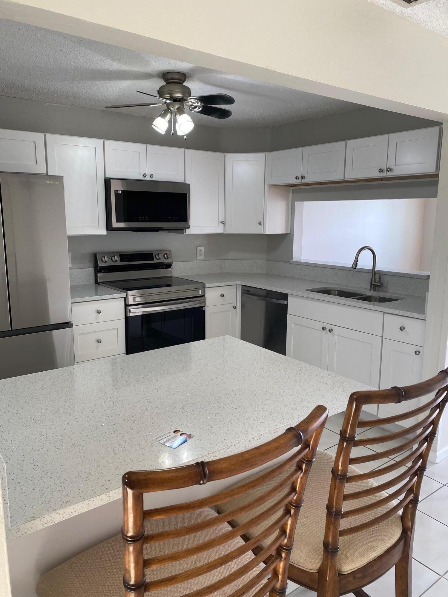 2217 W Discovery Cir Circle W, Deerfield Beach, FL 33442, Deerfield Beach - Photo 5