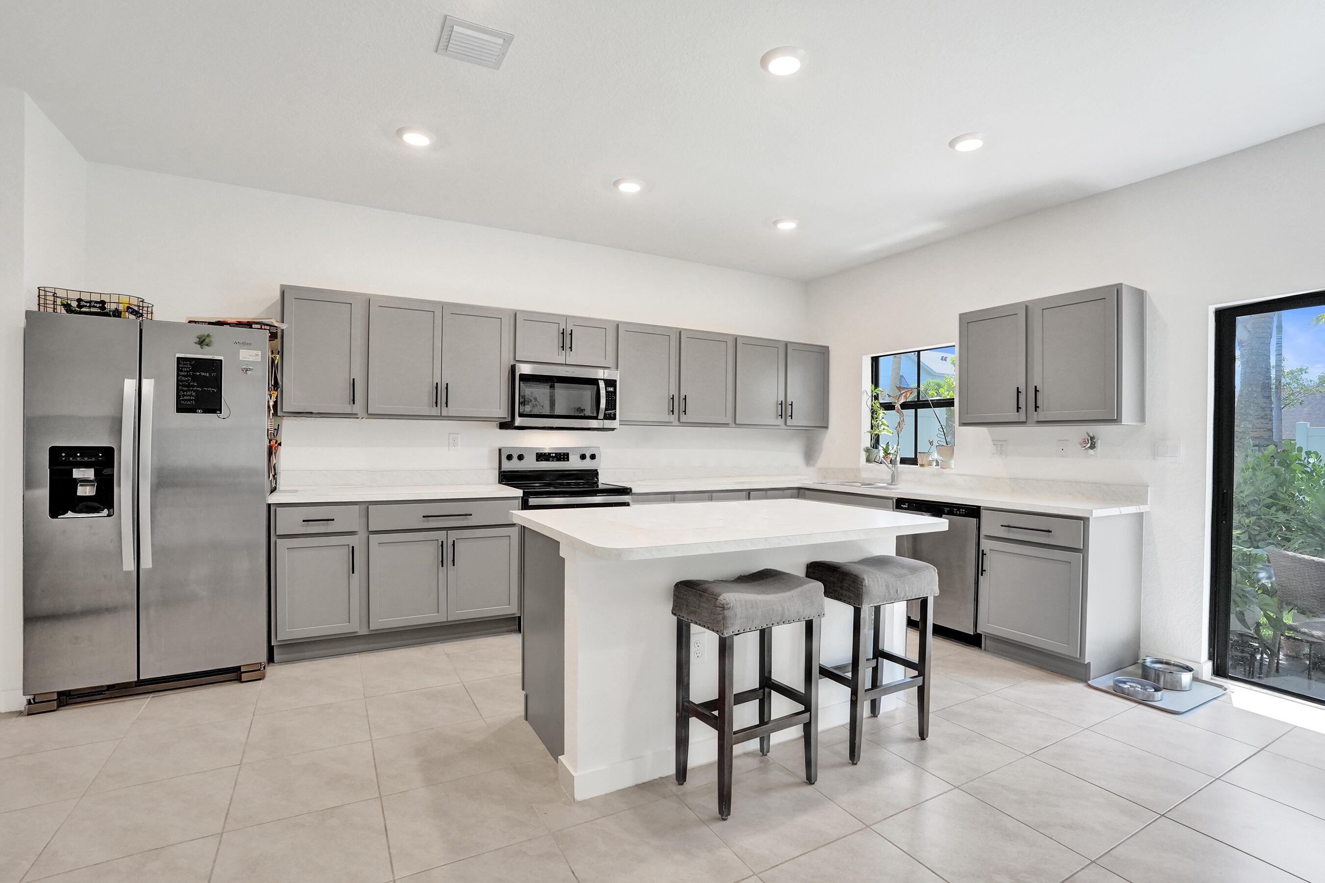 975 NW 3rd Terrace, Pompano Beach, FL 33060, Pompano Beach - Photo 4