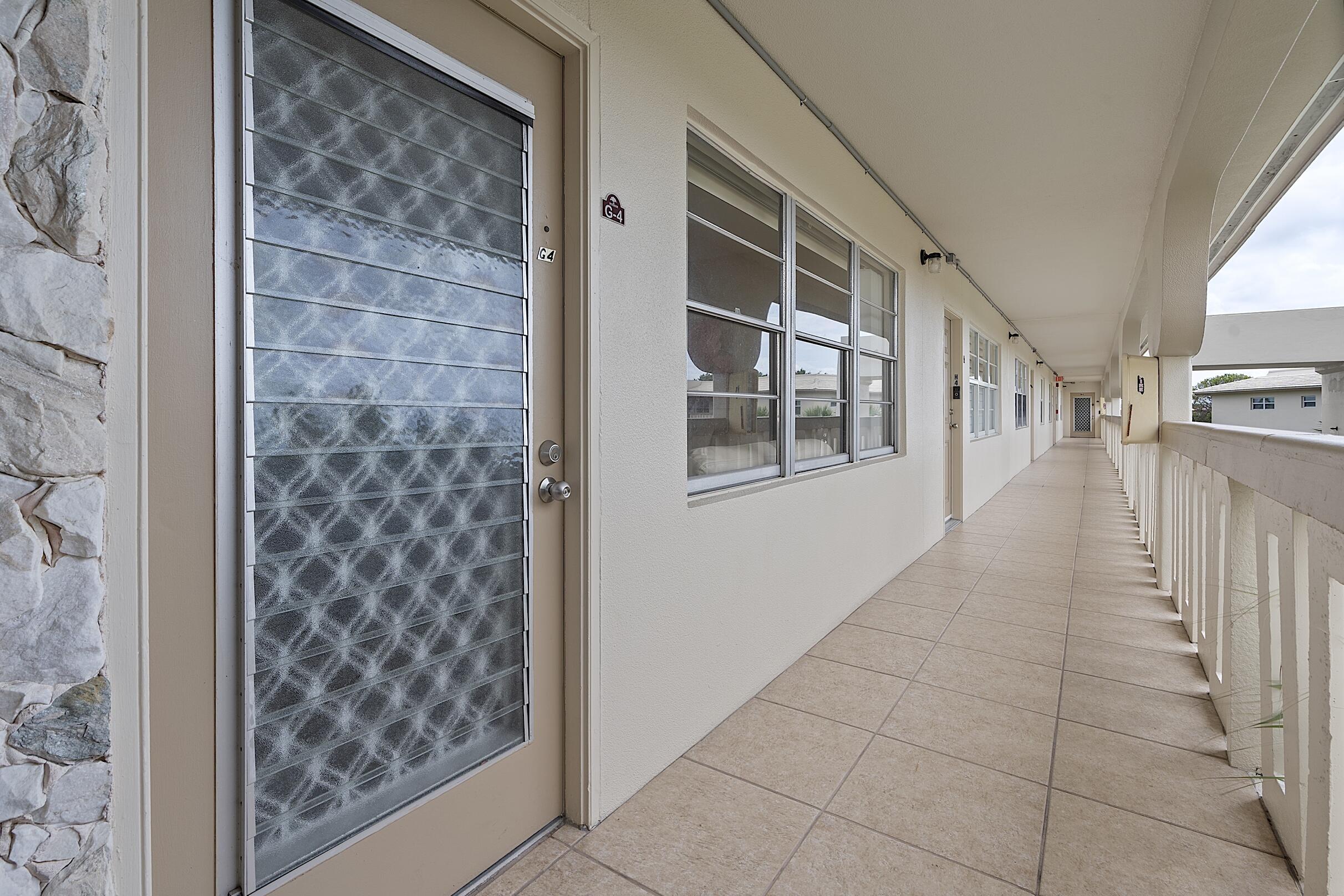 2905 Victoria Place G4, Coconut Creek, FL 33066, Coconut Creek - Photo 3