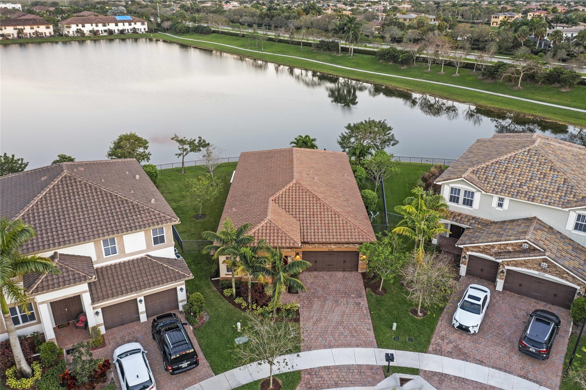 9820 S Miralago Way, Parkland, FL 33076, Parkland - Photo 3