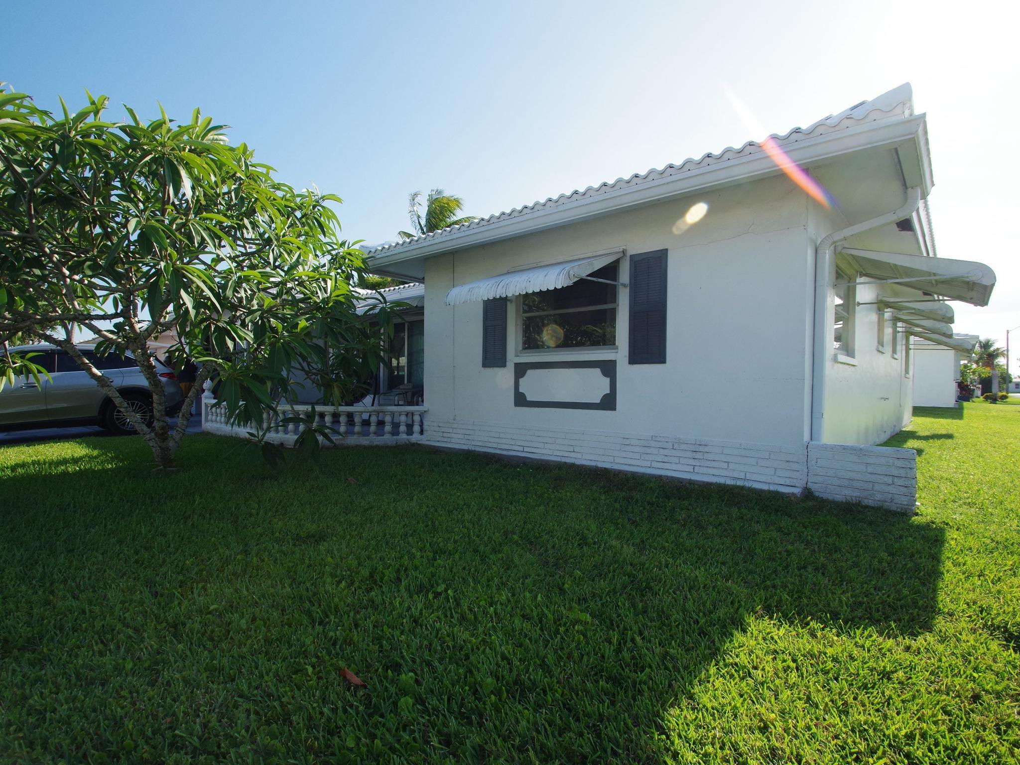 5813 NW 82nd Avenue, Tamarac, FL 33321, Tamarac - Photo 5