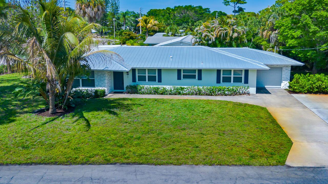 381 SE Edgewood Drive, Stuart, FL 34996, Stuart - Photo 2