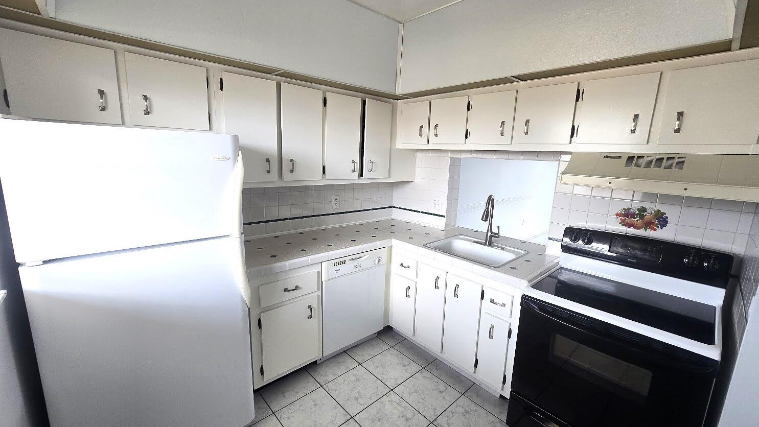 2800 NW 56th Avenue G406, Lauderhill, FL 33313, Lauderhill - Photo 3