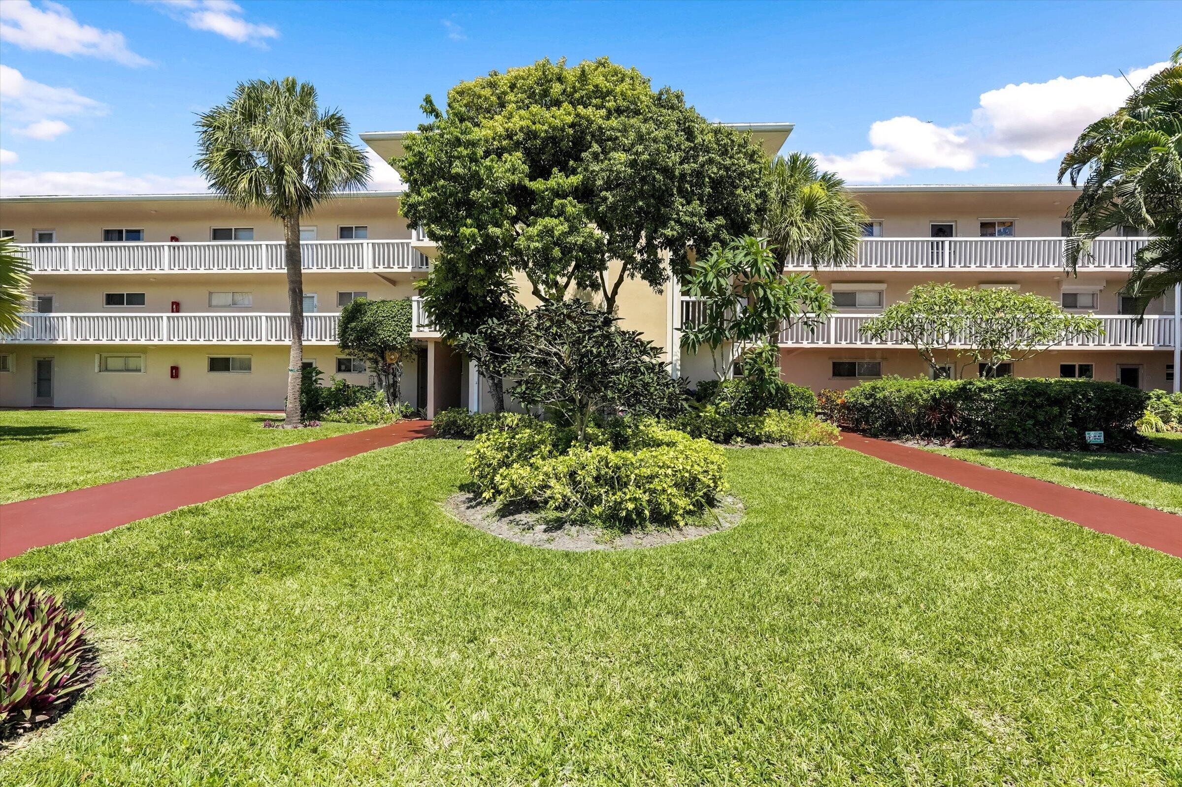 2856 S Garden Dr Drive S 212, Lake Worth, FL 33461, Lake Worth - Photo 2