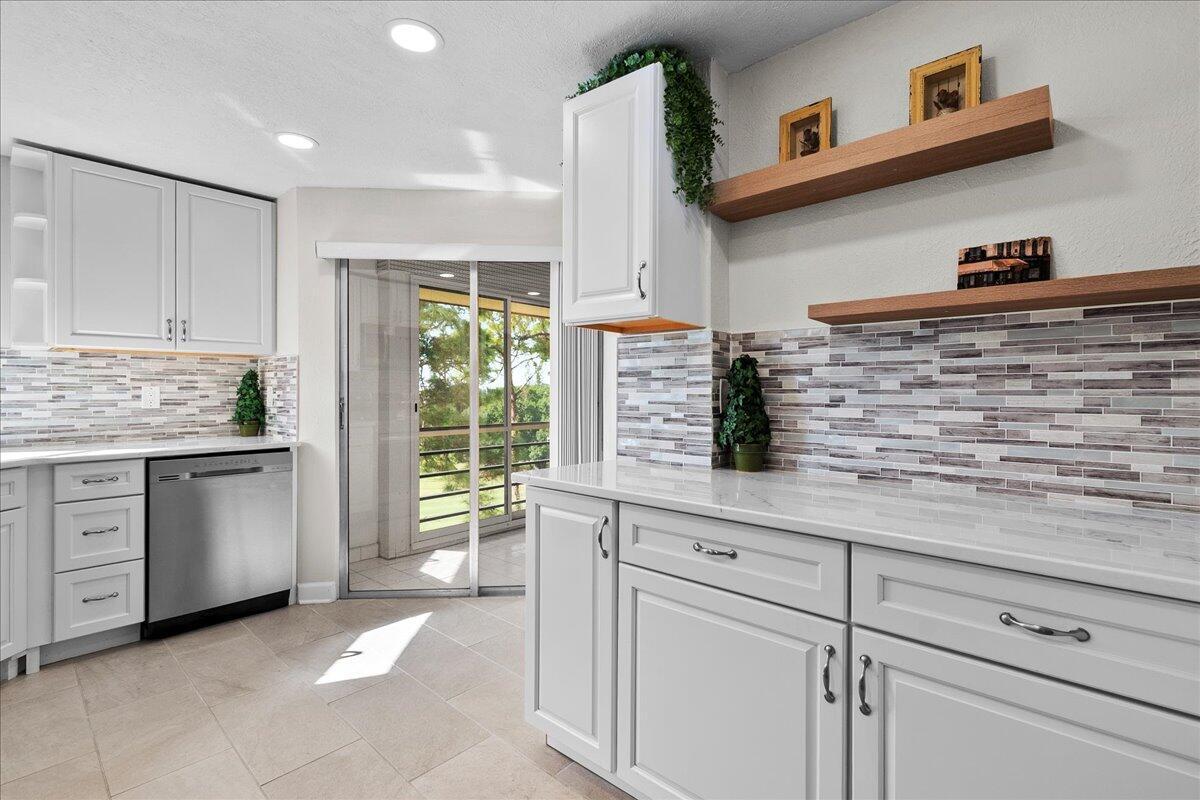 3755 Via Poinciana 611, Greenacres, FL 33467, Greenacres - Photo 5