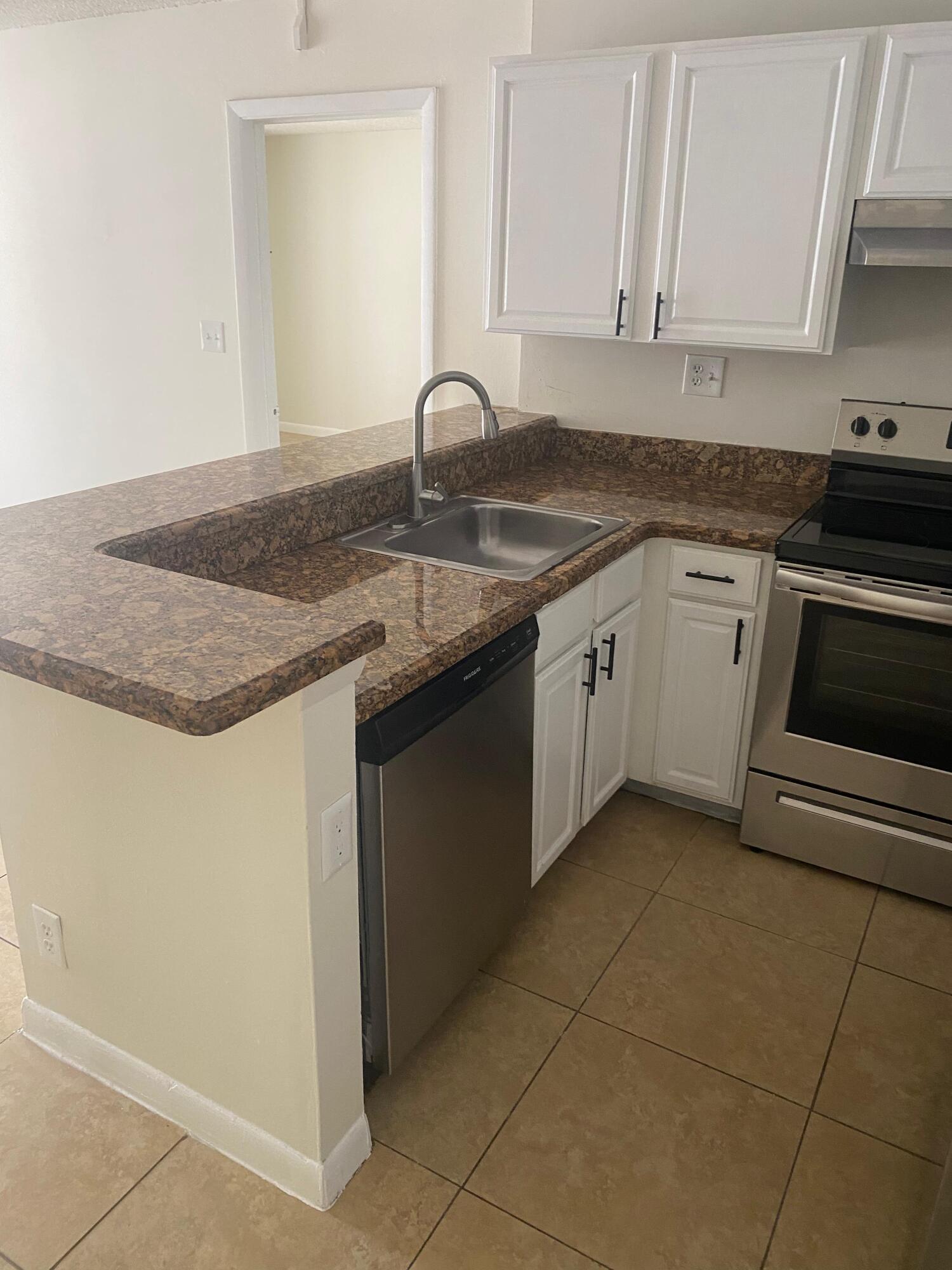 601 Lyons Road 7105, Coconut Creek, FL 33063, Coconut Creek - Photo 2