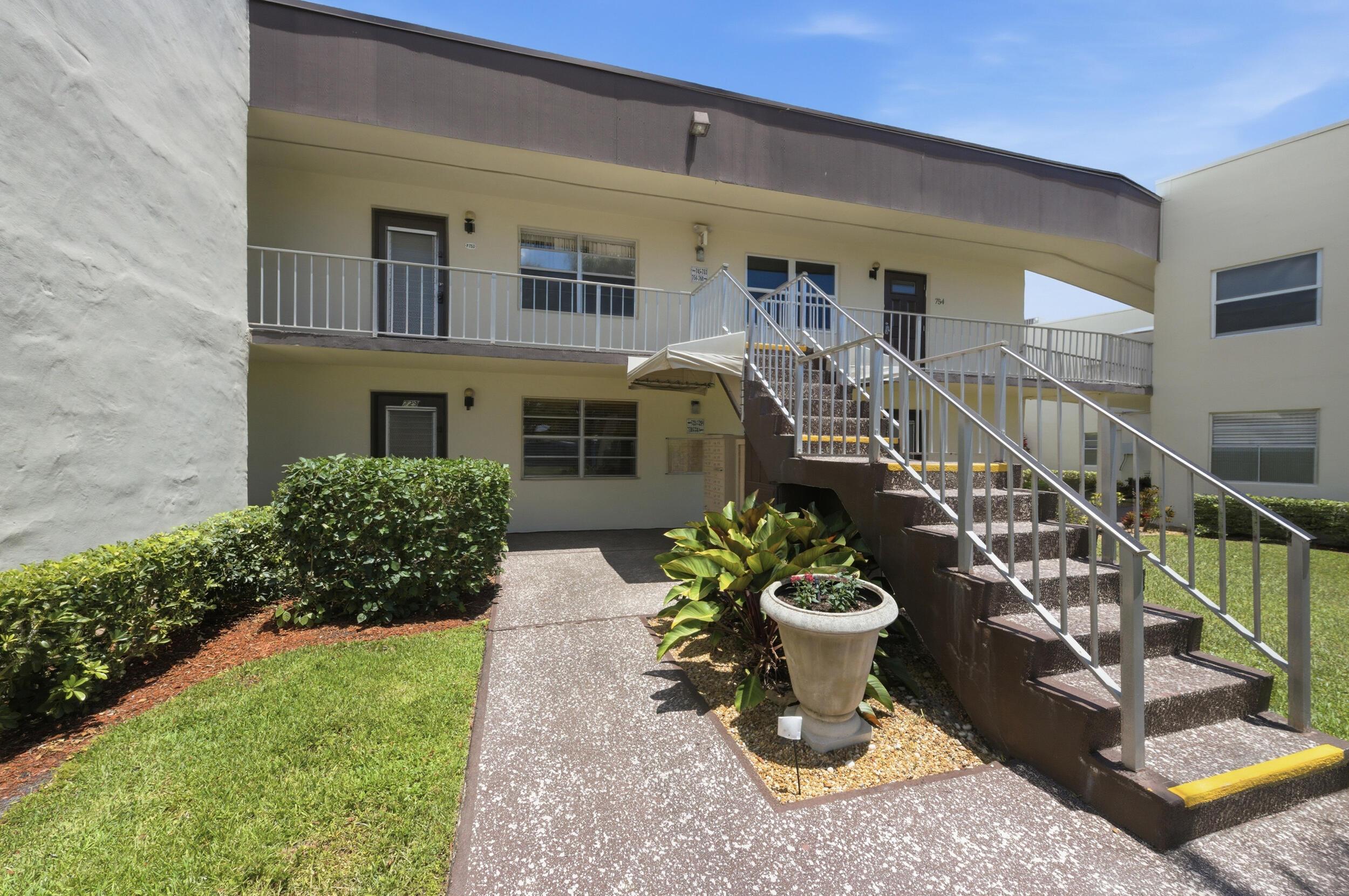729 Normandy P, Delray Beach, FL 33484, Delray Beach - Photo 2
