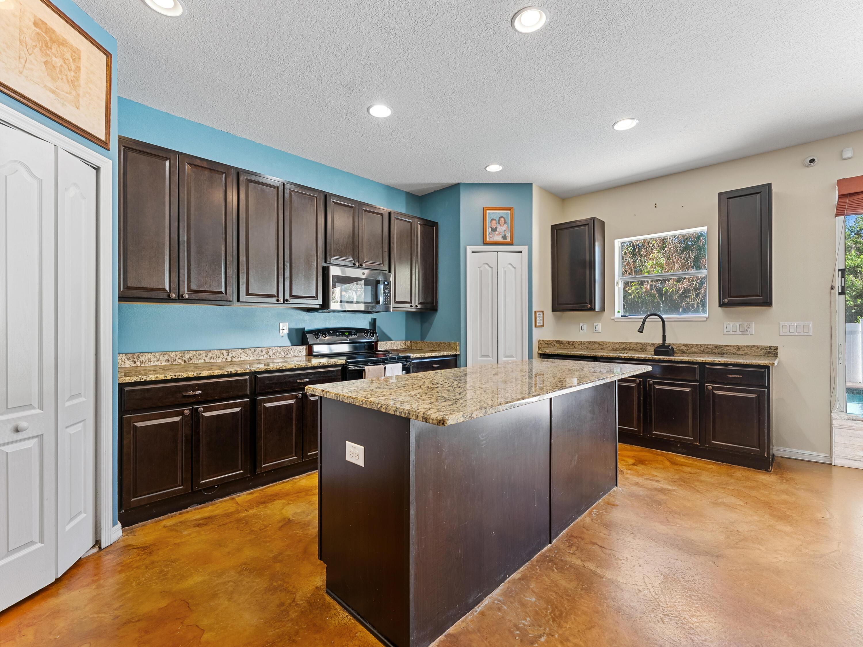 5380 NW Wisk Fern Circle, Port St. Lucie, FL 34986, Port St. Lucie - Photo 4