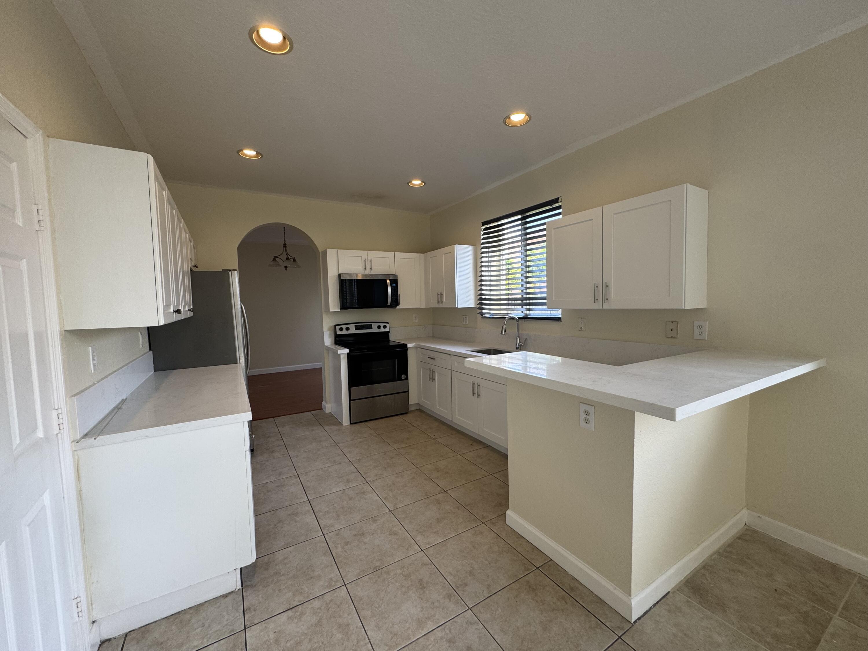 9508 SW 221st Lane, Cutler Bay, FL 33190, Cutler Bay - Photo 5
