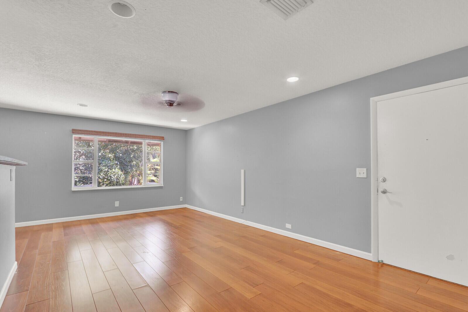 312 Southwind Drive 207, North Palm Beach, FL 33408, North Palm Beach - Photo 2