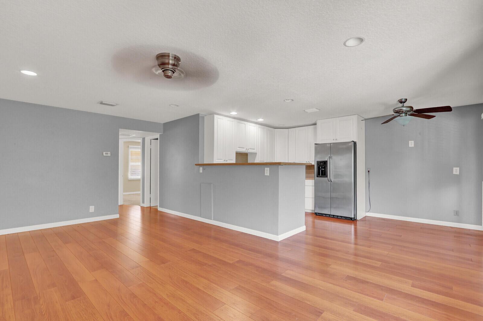 312 Southwind Drive 207, North Palm Beach, FL 33408, North Palm Beach - Photo 3
