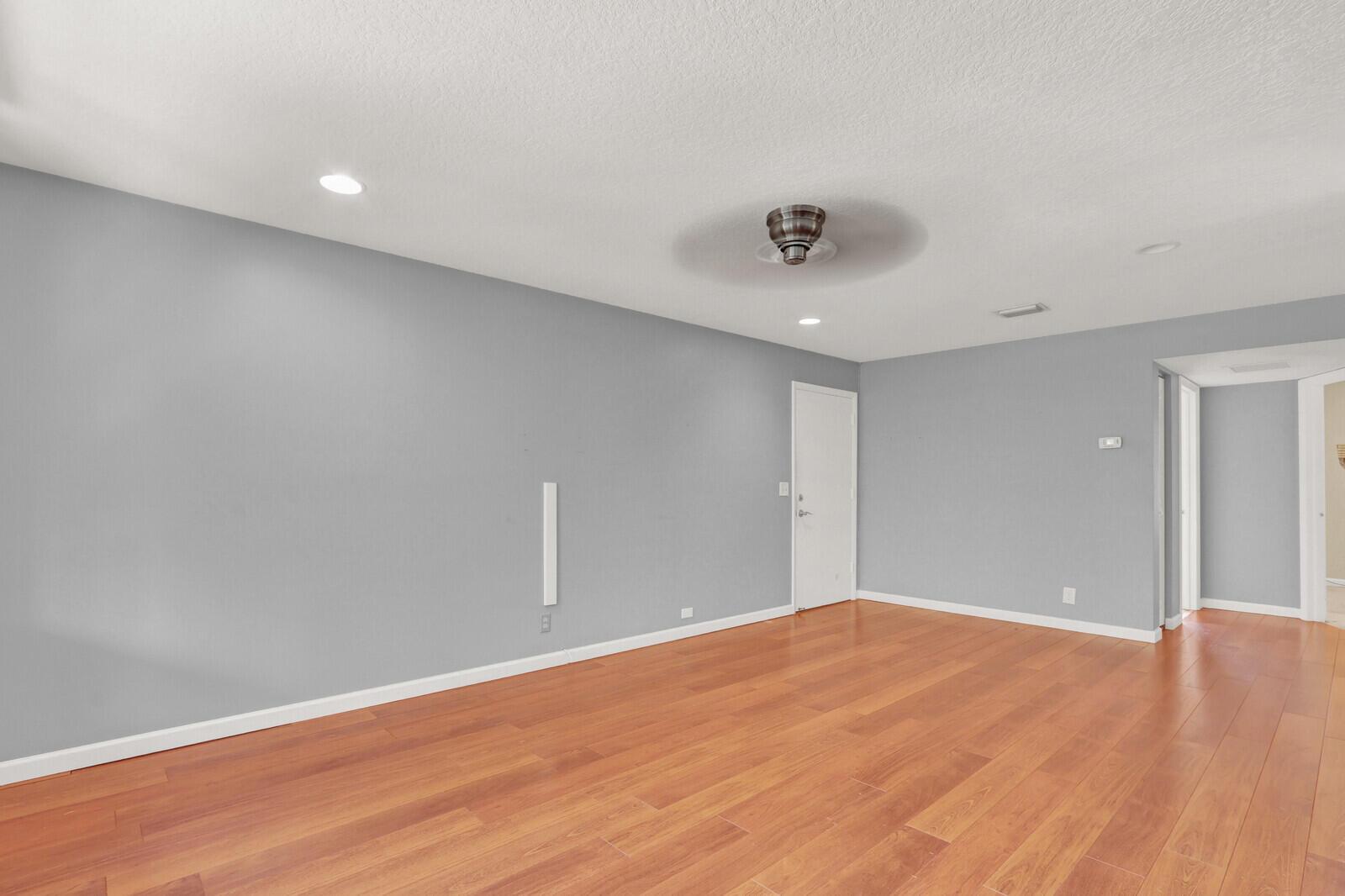 312 Southwind Drive 207, North Palm Beach, FL 33408, North Palm Beach - Photo 4