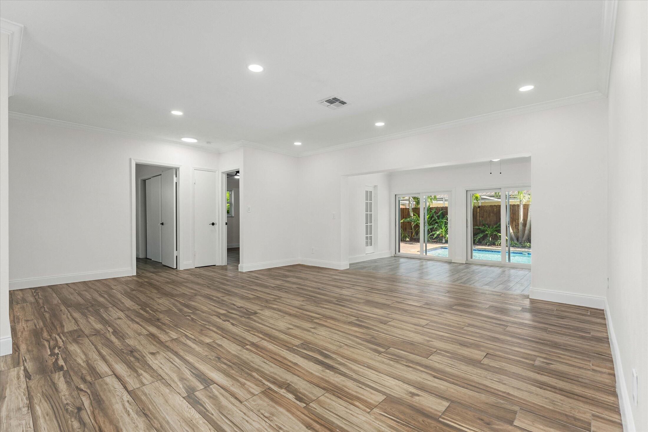 884 NW 6th Drive, Boca Raton, FL 33486, Boca Raton - Photo 4