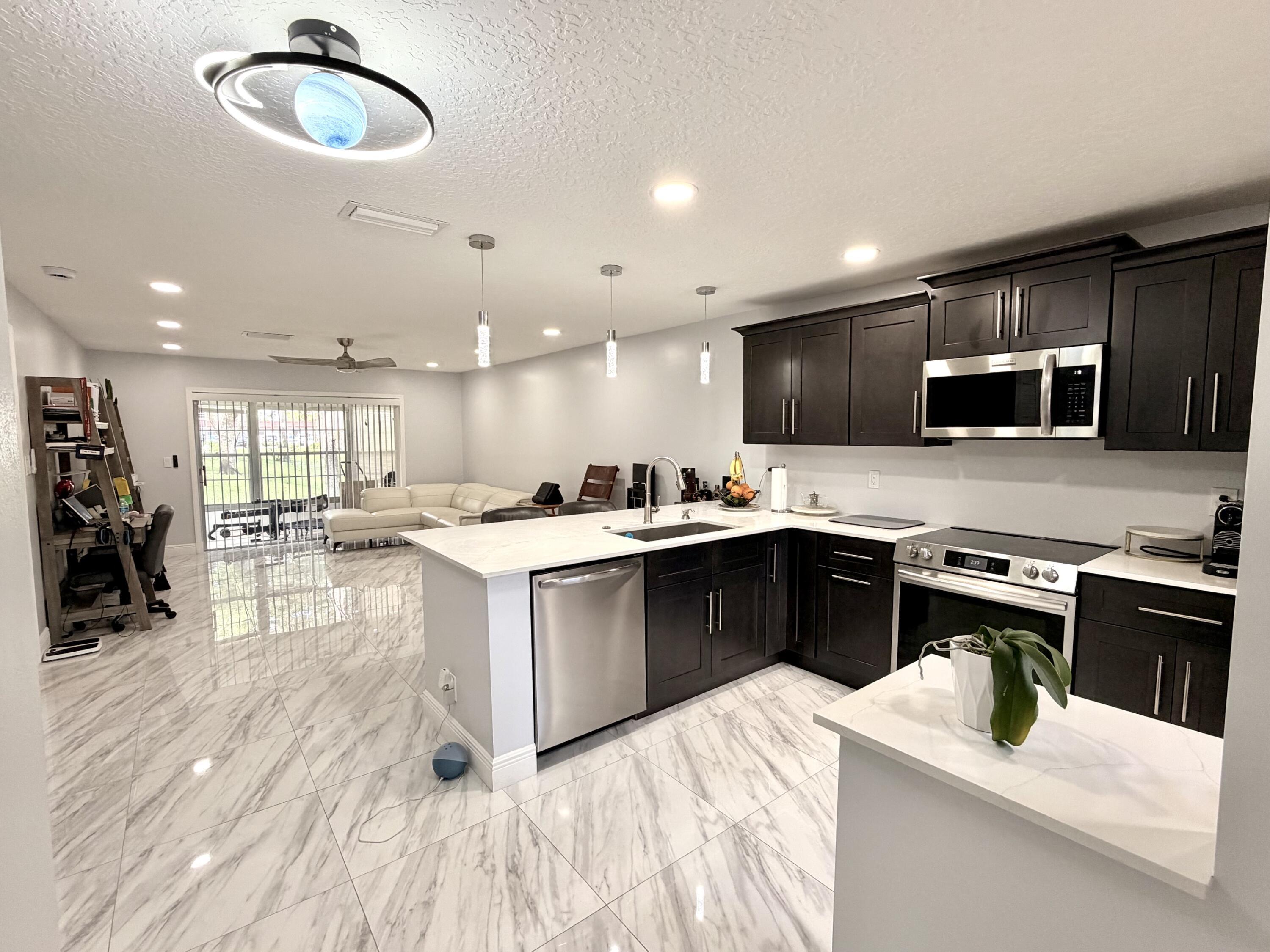 201 Lake Dora Drive, West Palm Beach, FL 33411, West Palm Beach - Photo 2