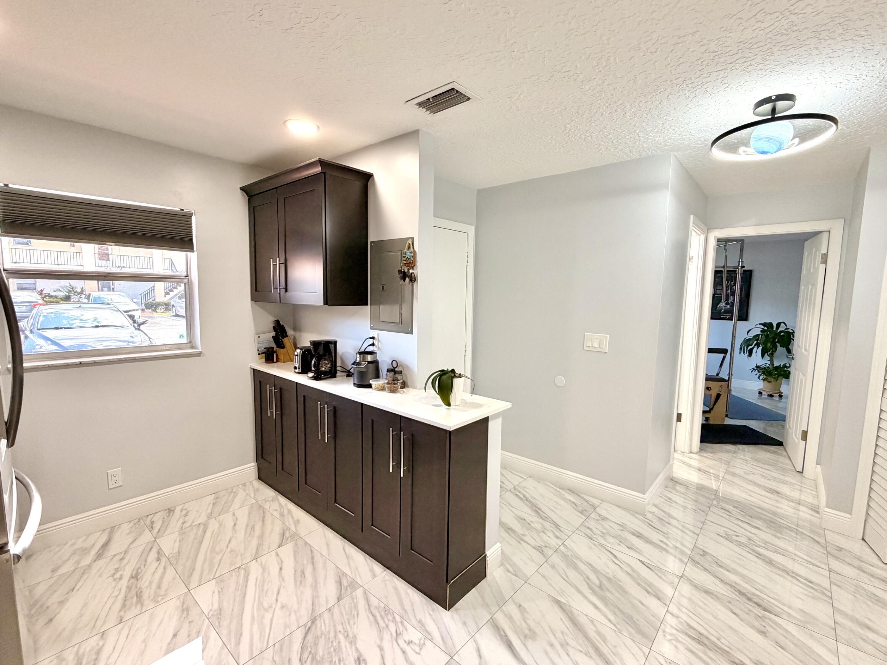 201 Lake Dora Drive, West Palm Beach, FL 33411, West Palm Beach - Photo 4