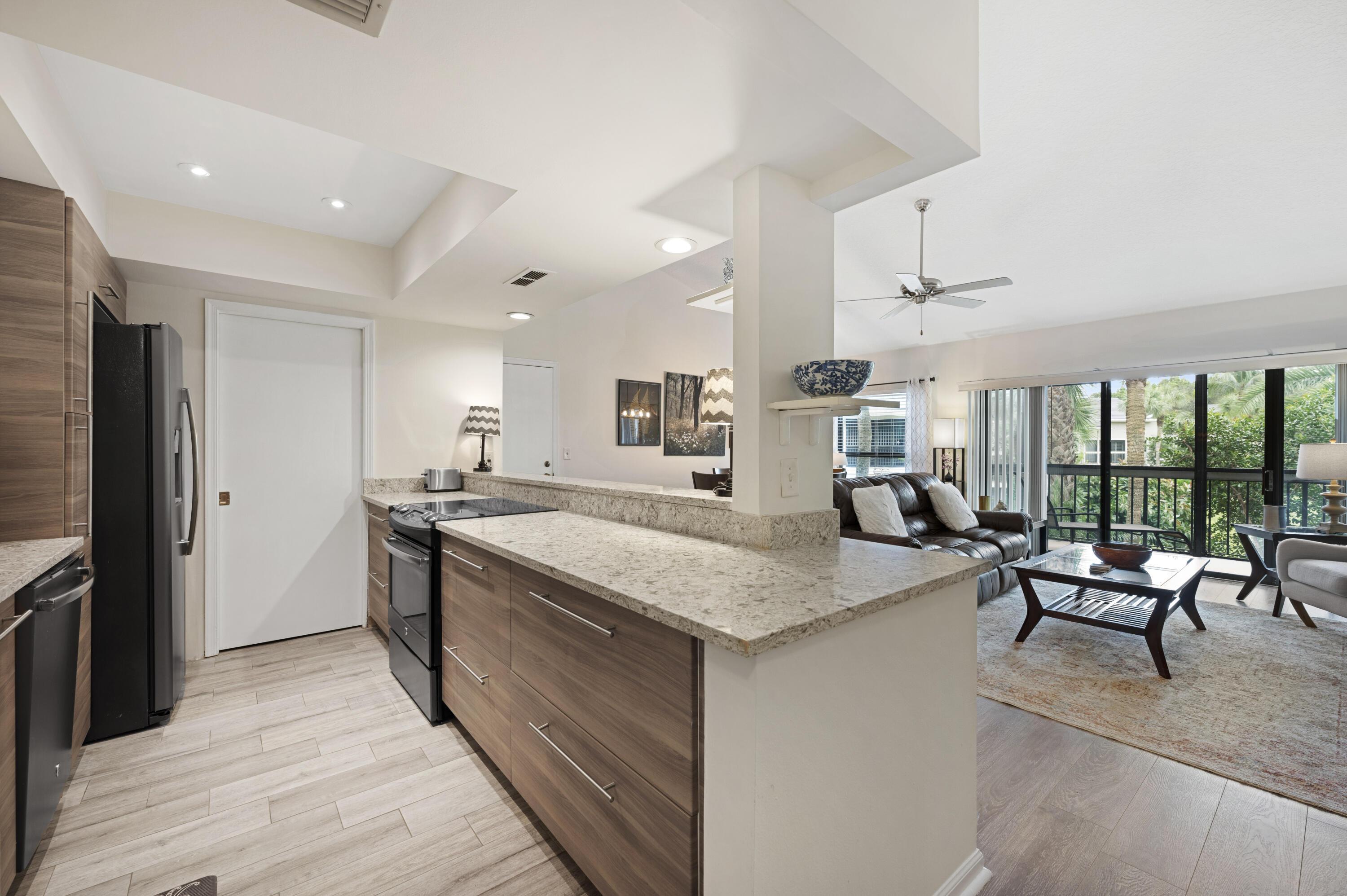11863 Wimbledon Circle 542, Wellington, FL 33414, Wellington