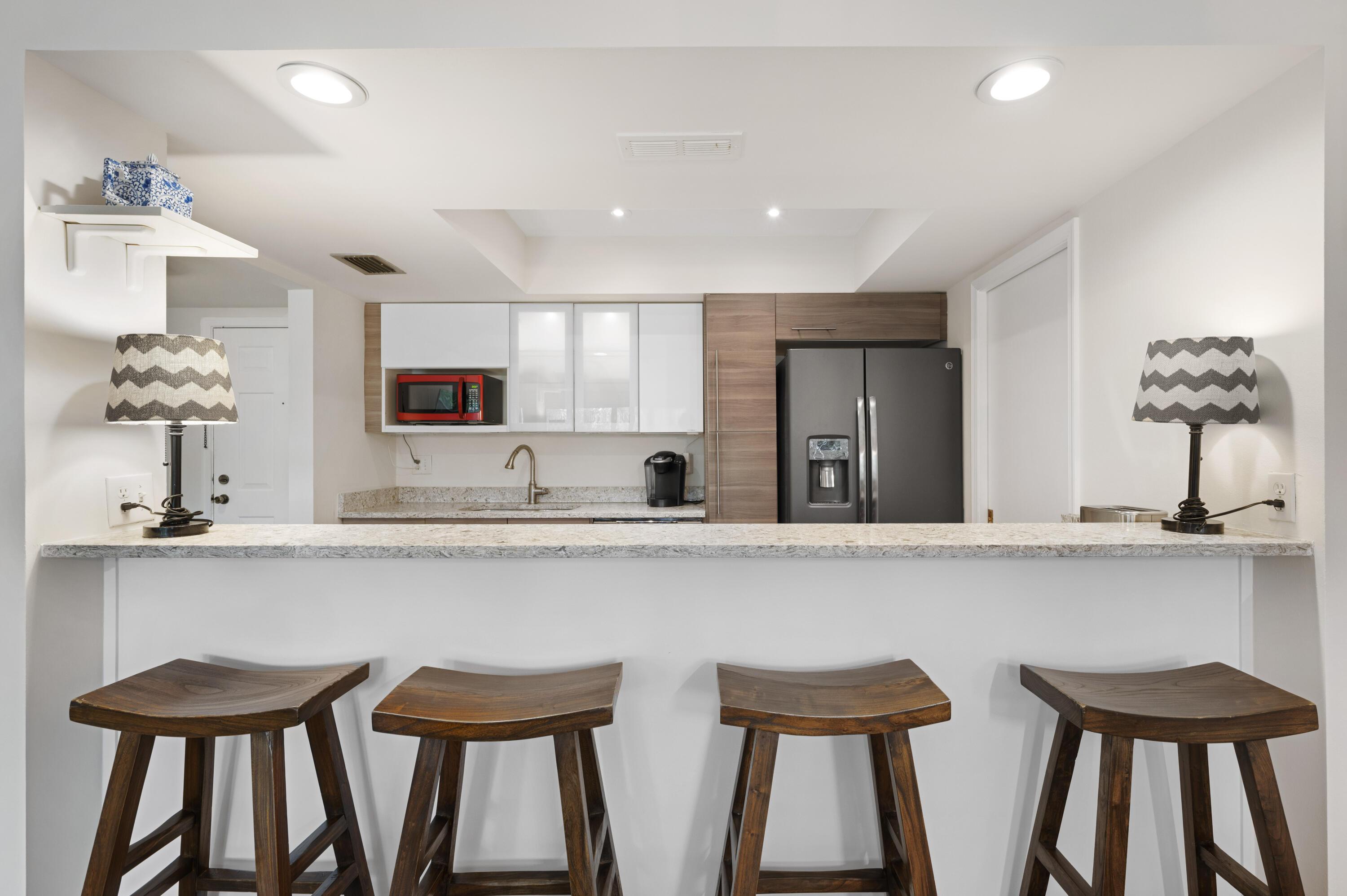 11863 Wimbledon Circle 542, Wellington, FL 33414, Wellington - Photo 3